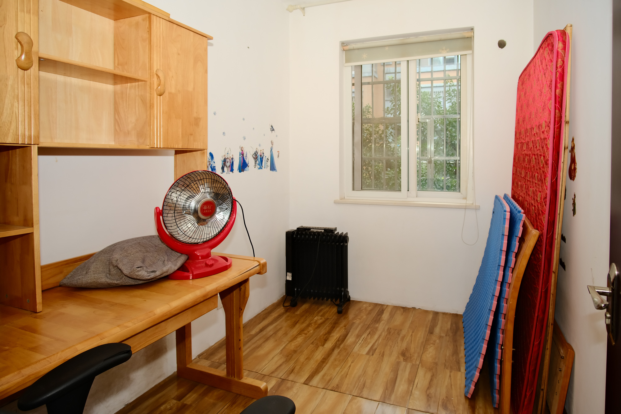 山水湾  3室2厅1卫    63.8万卧室