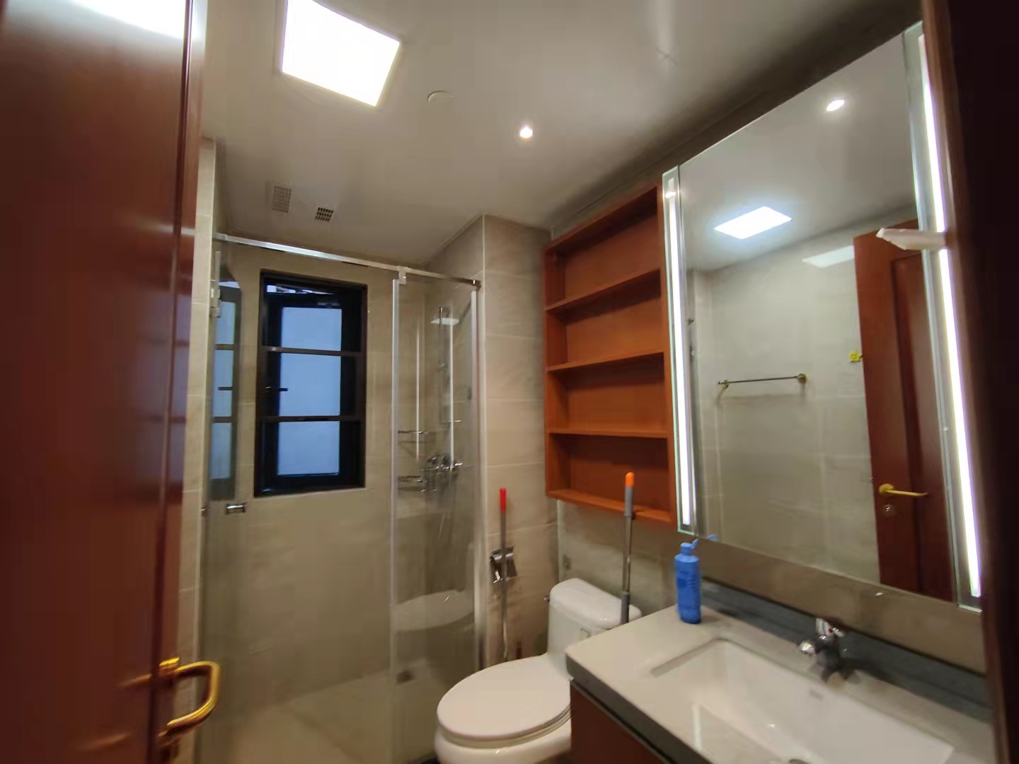 恒大天府半岛四期天玺湾 3室2厅2卫 2800.0元/月 恒大天府半岛四期天玺湾 3室2厅2卫 2800.0元/月室内图