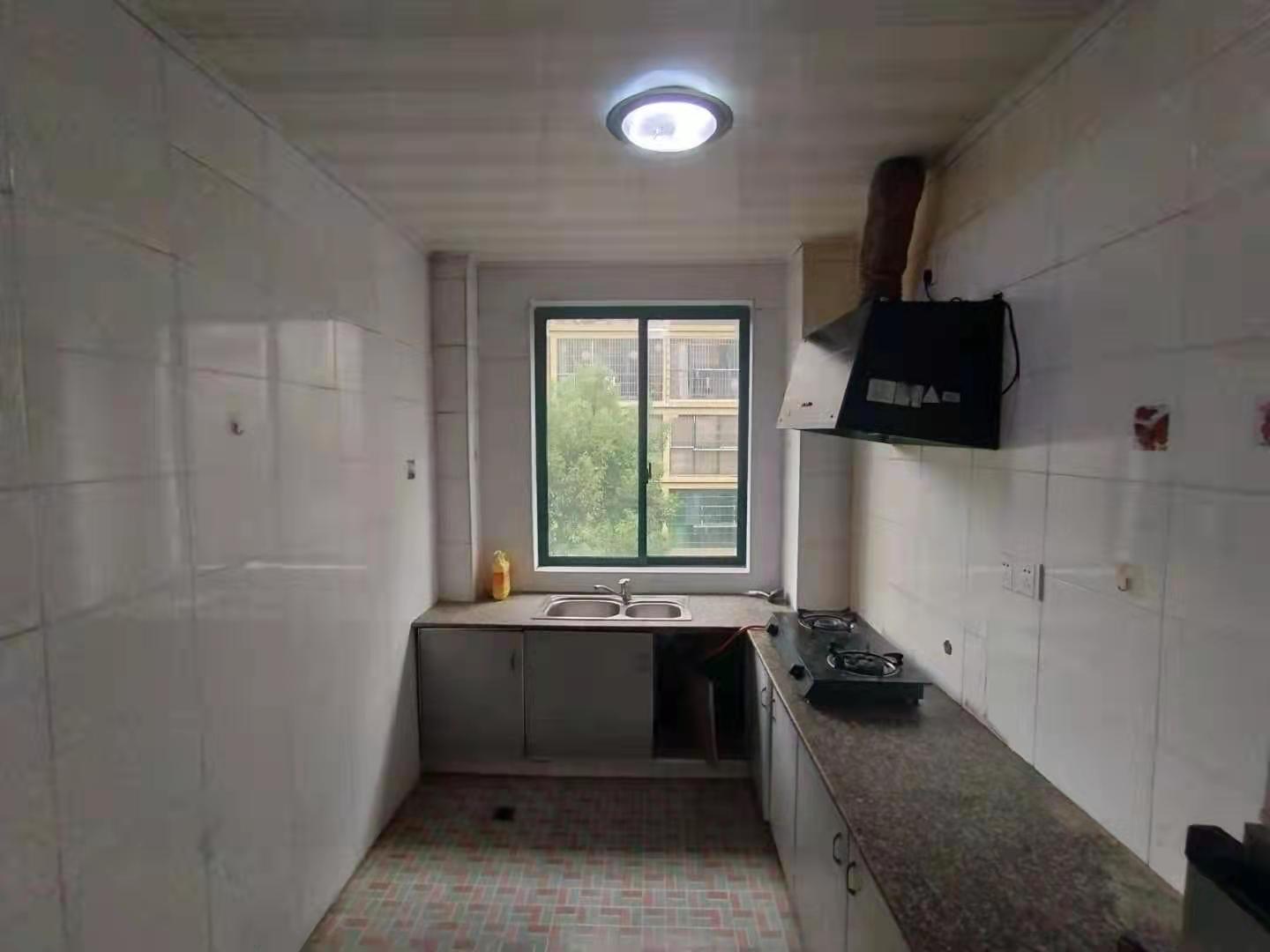 亚华名都 3室2厅1卫 1300.0元/月 亚华名都 3室2厅1卫 1300.0元/月室内图