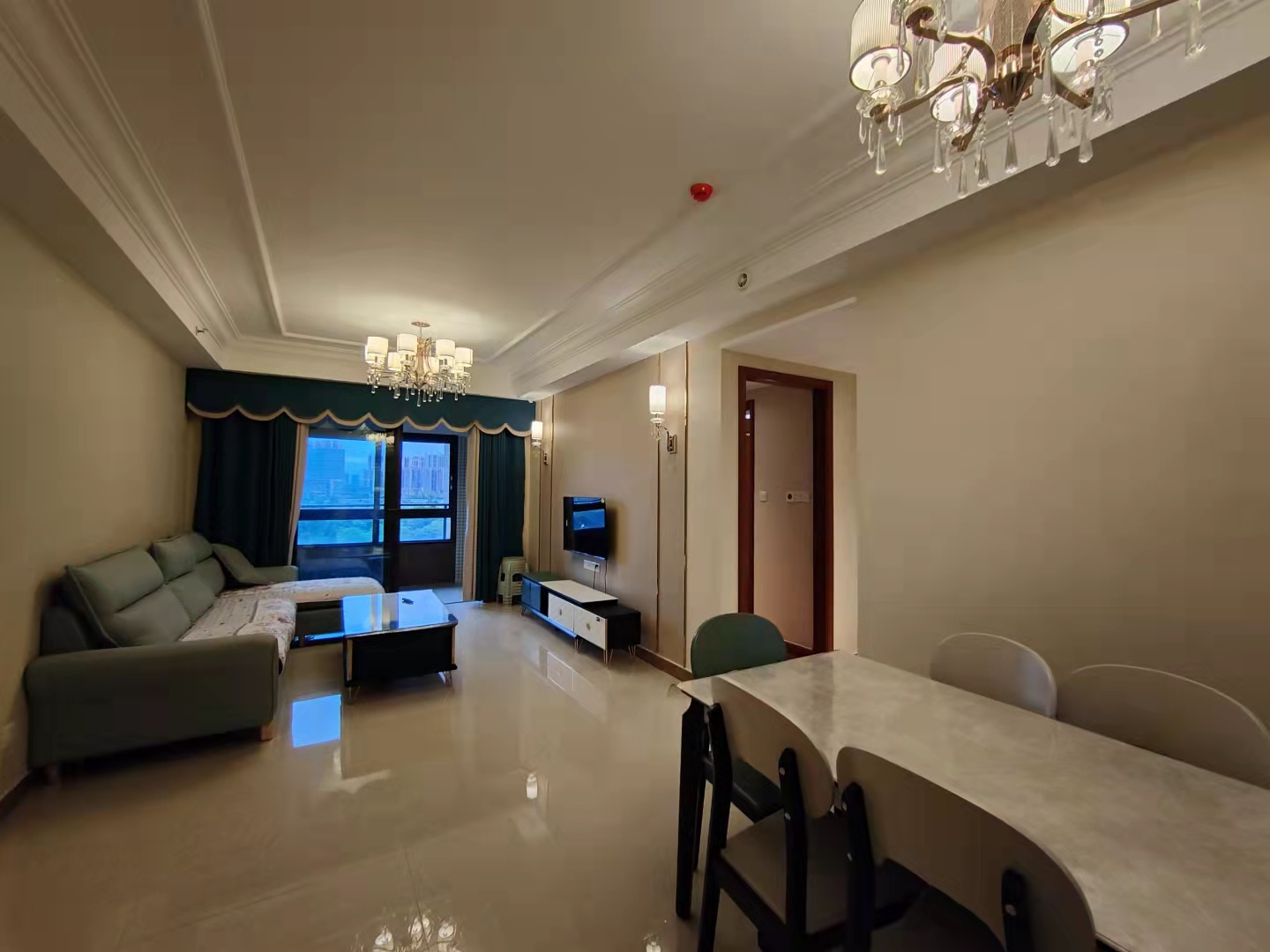 恒大天府半岛四期天玺湾 3室2厅2卫 2800.0元/月 恒大天府半岛四期天玺湾 3室2厅2卫 2800.0元/月室内图