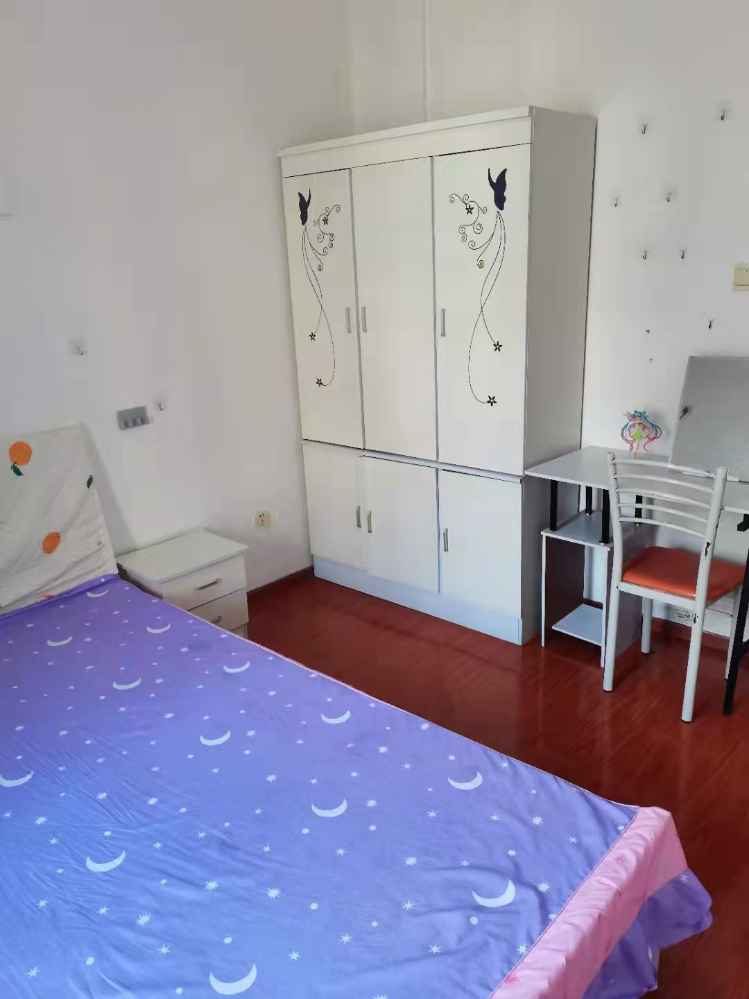 南湖春天  1室1厅1卫    1600.0元/月 南湖春天  1室1厅1卫    1600.0元/月室内图