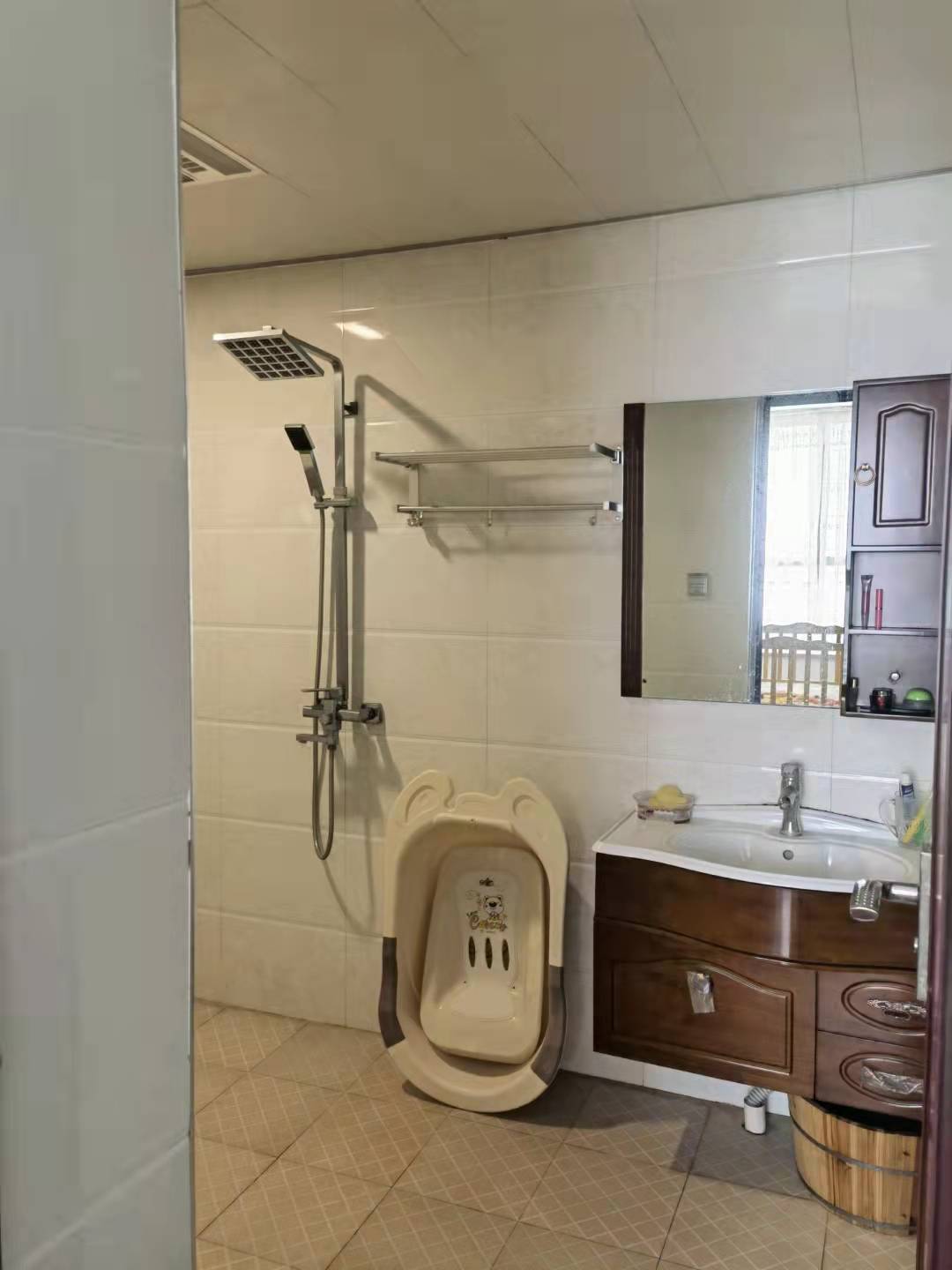 鸿都苑  1室1厅1卫    35.8万 鸿都苑  1室1厅1卫    35.8万卫生间