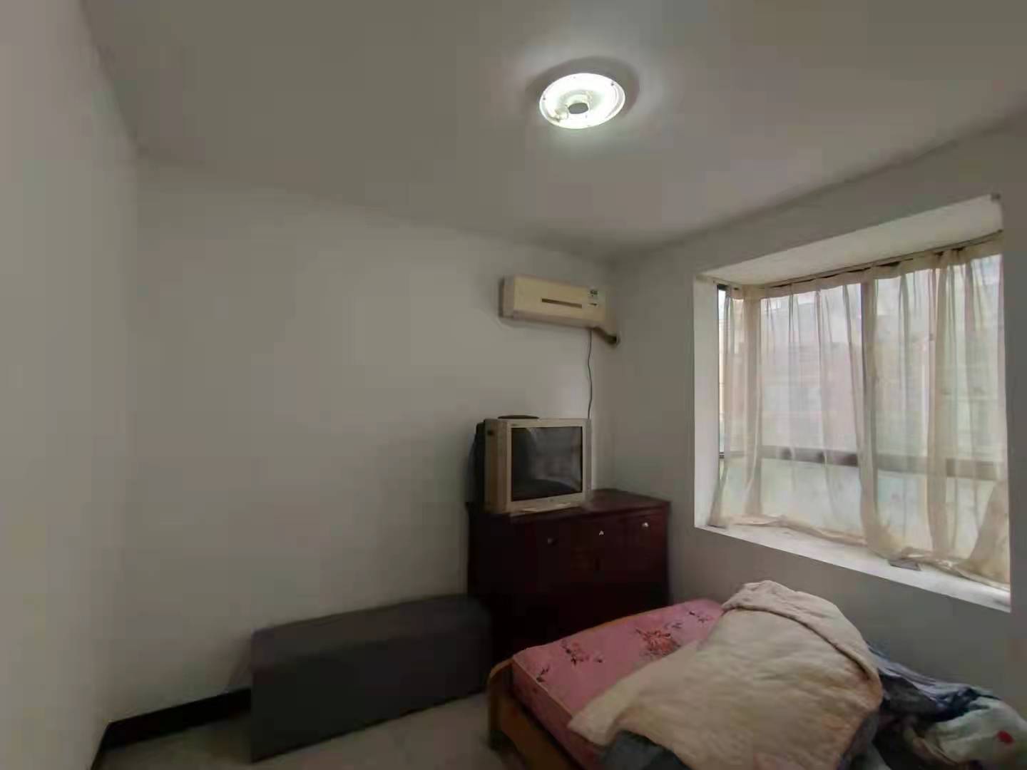 亚华名都 3室2厅1卫 1300.0元/月 亚华名都 3室2厅1卫 1300.0元/月室内图