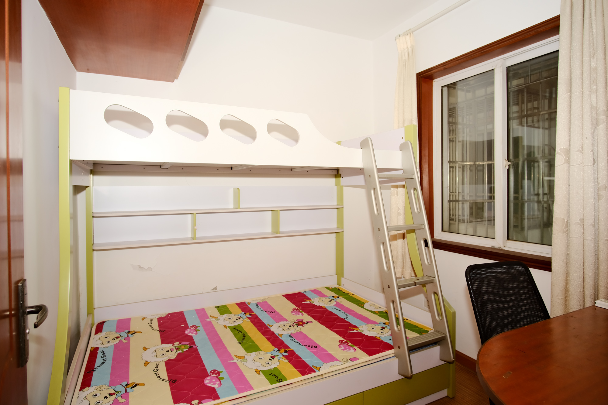 未来现代城  3室2厅1卫    70.0万卧室