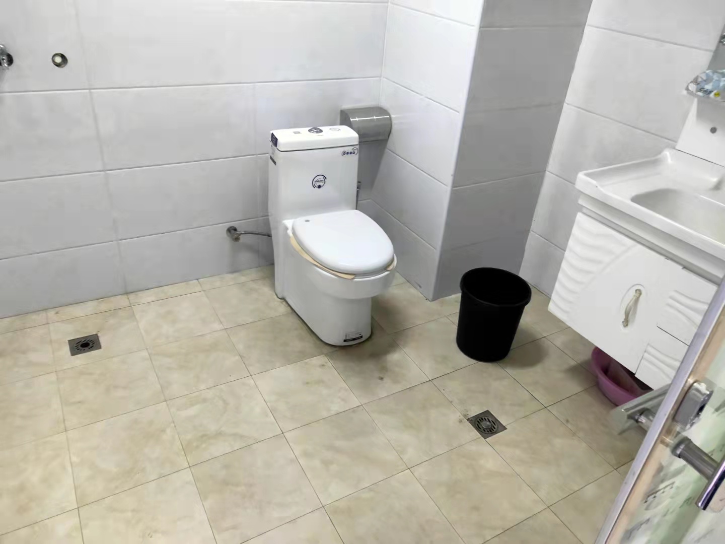 雄森国际  1室1厅1卫    3200.0元/月 雄森国际  1室1厅1卫    3200.0元/月