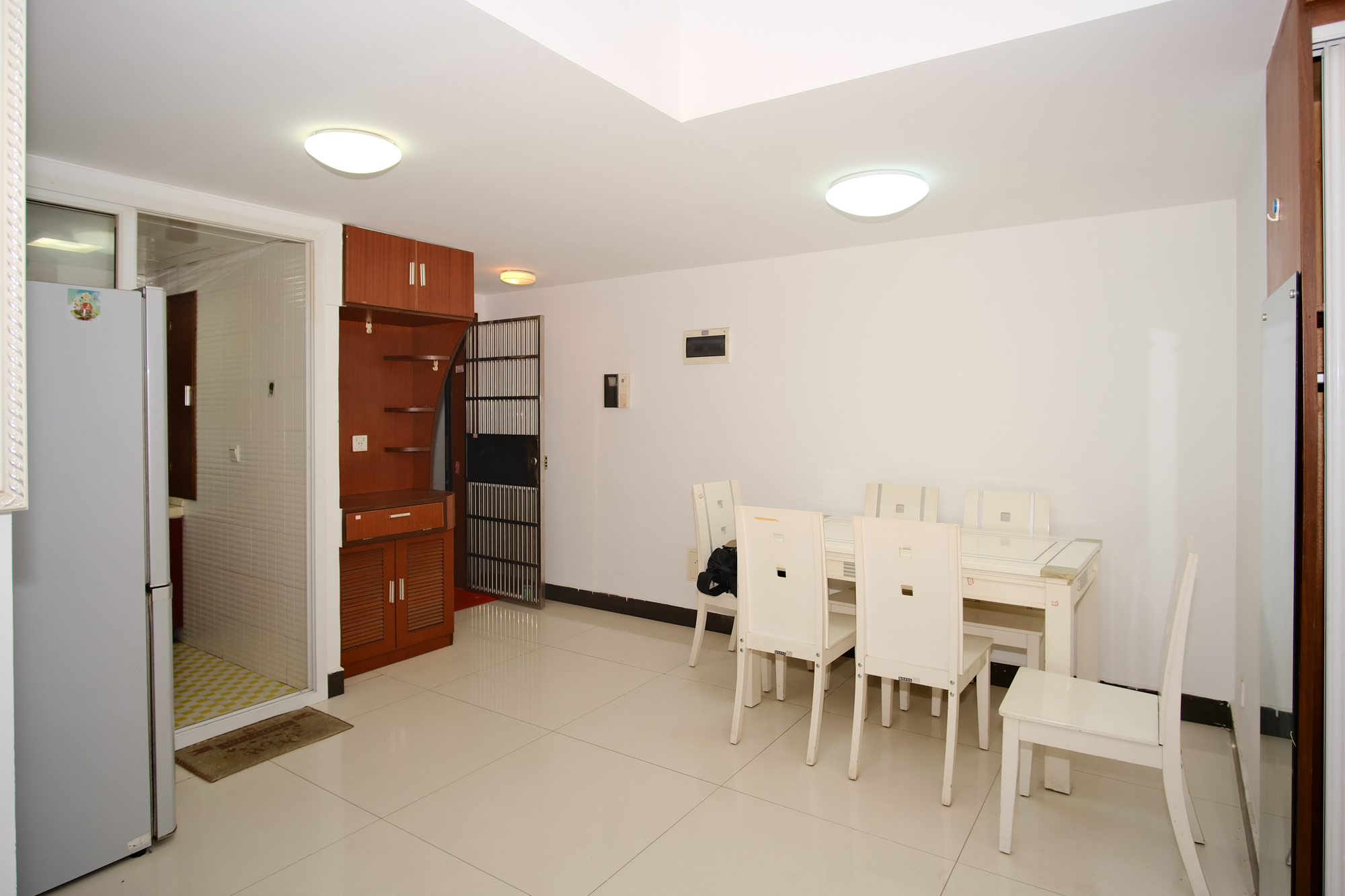 未来现代城  3室2厅1卫    70.0万客厅