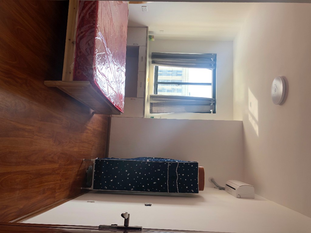 岭秀天下  3室2厅1卫    1600.0元/月 岭秀天下  3室2厅1卫    1600.0元/月室内图