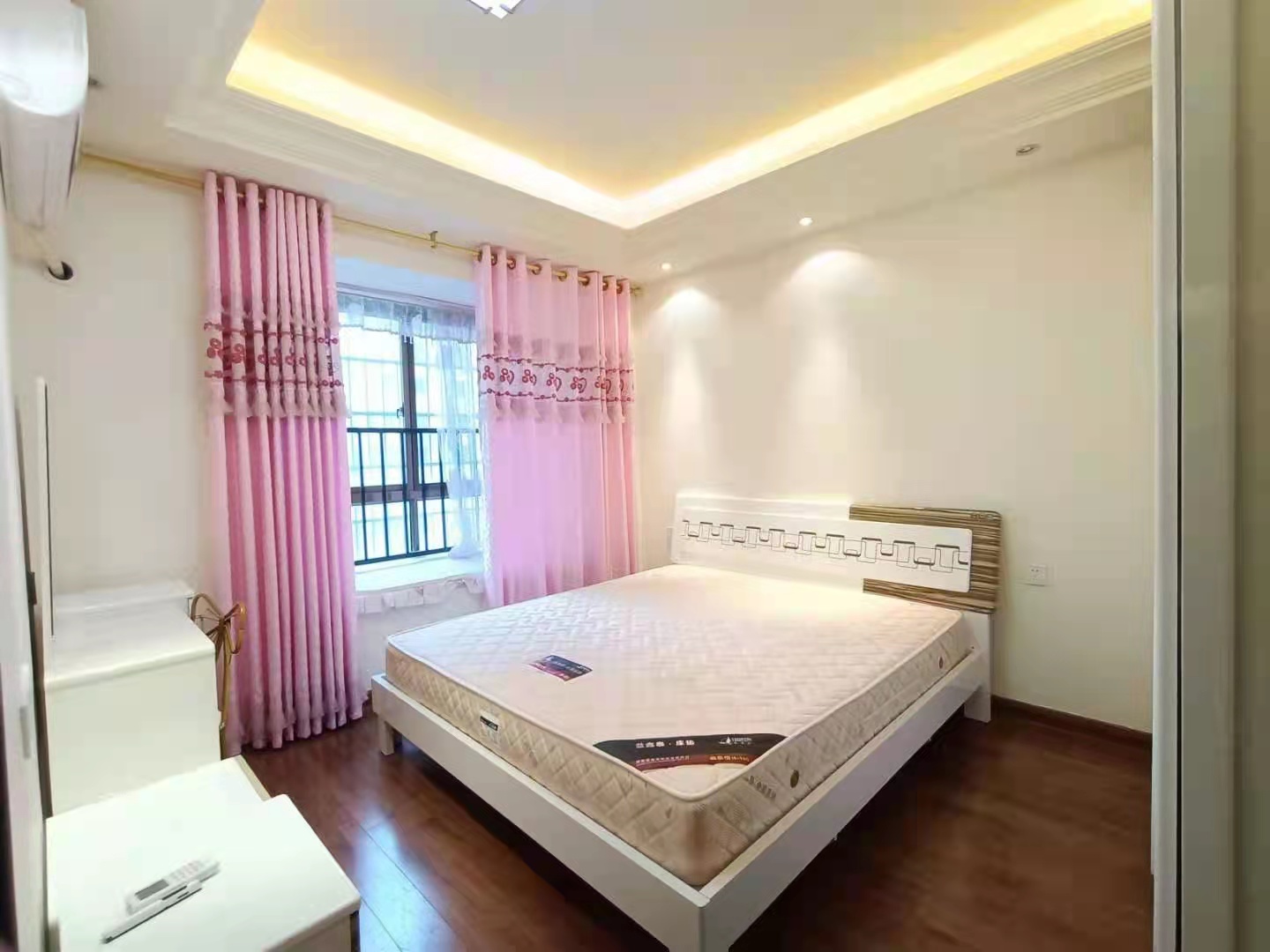 碧桂园  3室2厅1卫    2000.0元/月 碧桂园  3室2厅1卫    2000.0元/月室内图