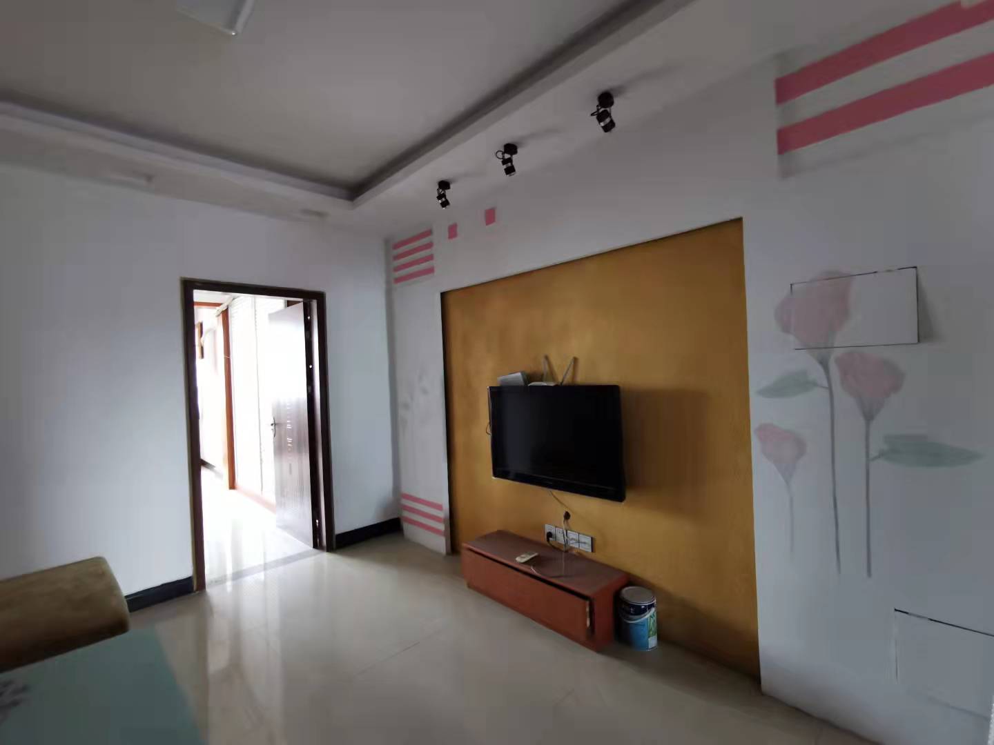 君临新世界 1室1厅1卫 1500.0元/月 君临新世界 1室1厅1卫 1500.0元/月室内图