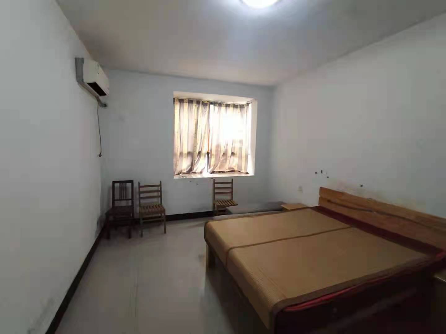 亚华名都 3室2厅1卫 1300.0元/月 亚华名都 3室2厅1卫 1300.0元/月室内图