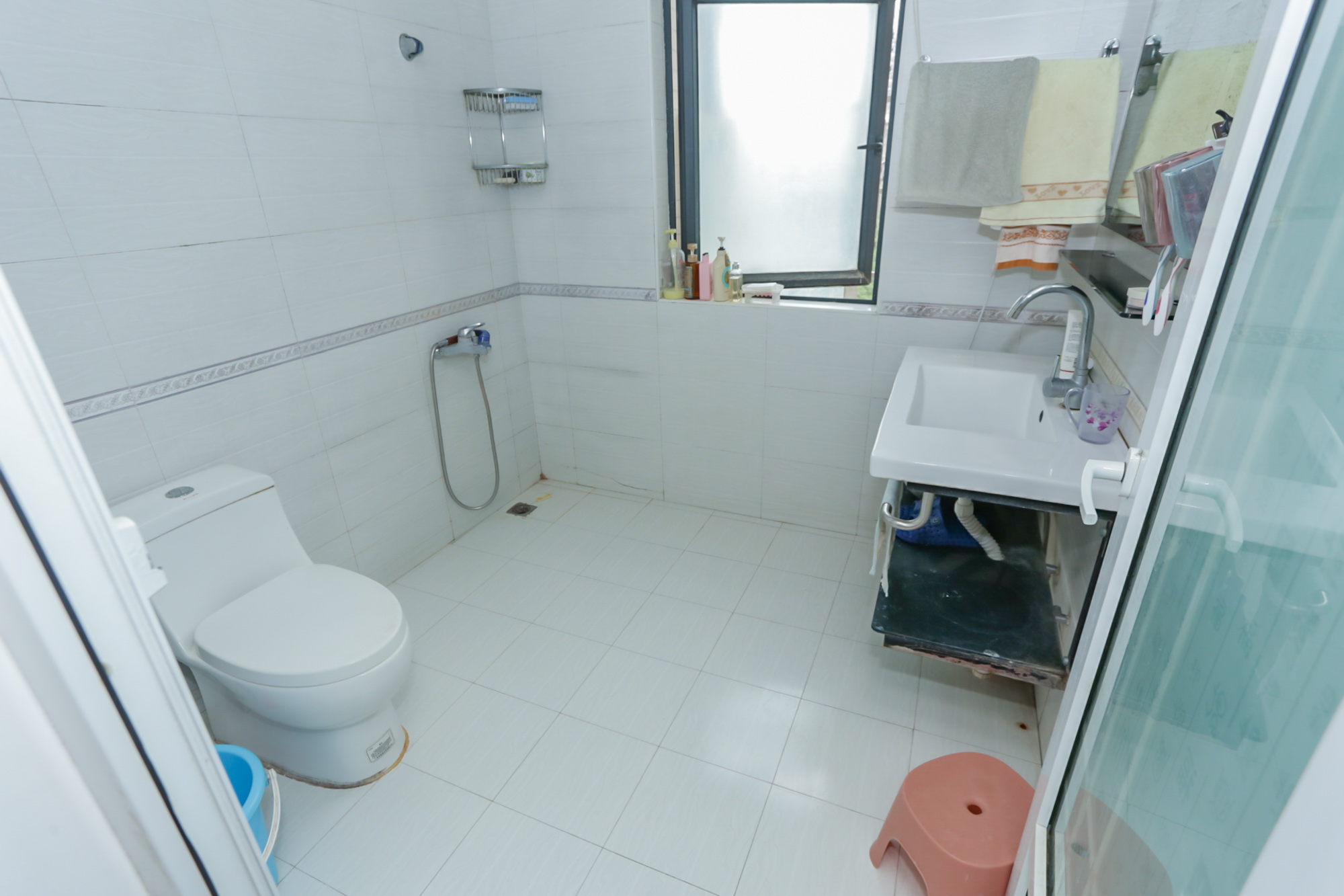 八方小区D区  3室2厅1卫    440.0万卫生间