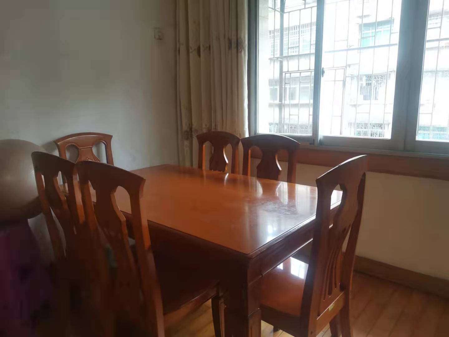 湘中园  3室2厅1卫    65.8万 湘中园  3室2厅1卫    65.8万客厅