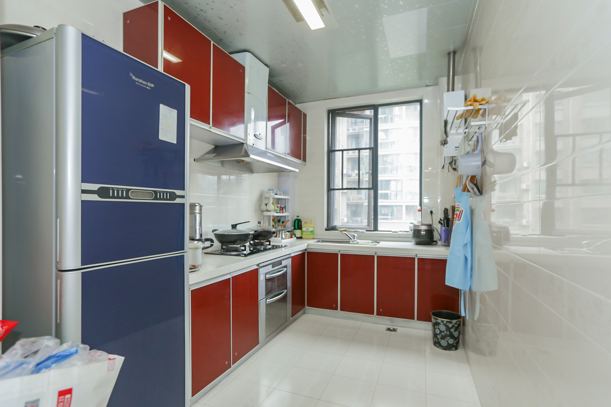 八方小区D区  3室2厅1卫    440.0万厨房