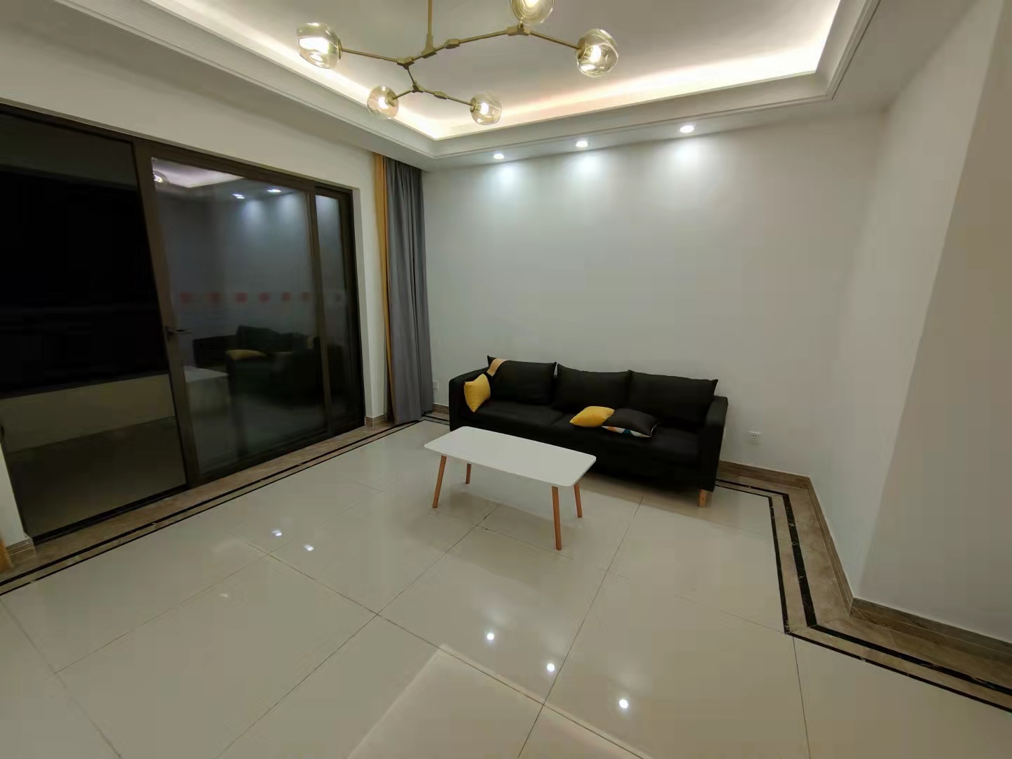 中海锦江城花涧一期 3室2厅2卫 2400.0元/月 中海锦江城花涧一期 3室2厅2卫 2400.0元/月室内图