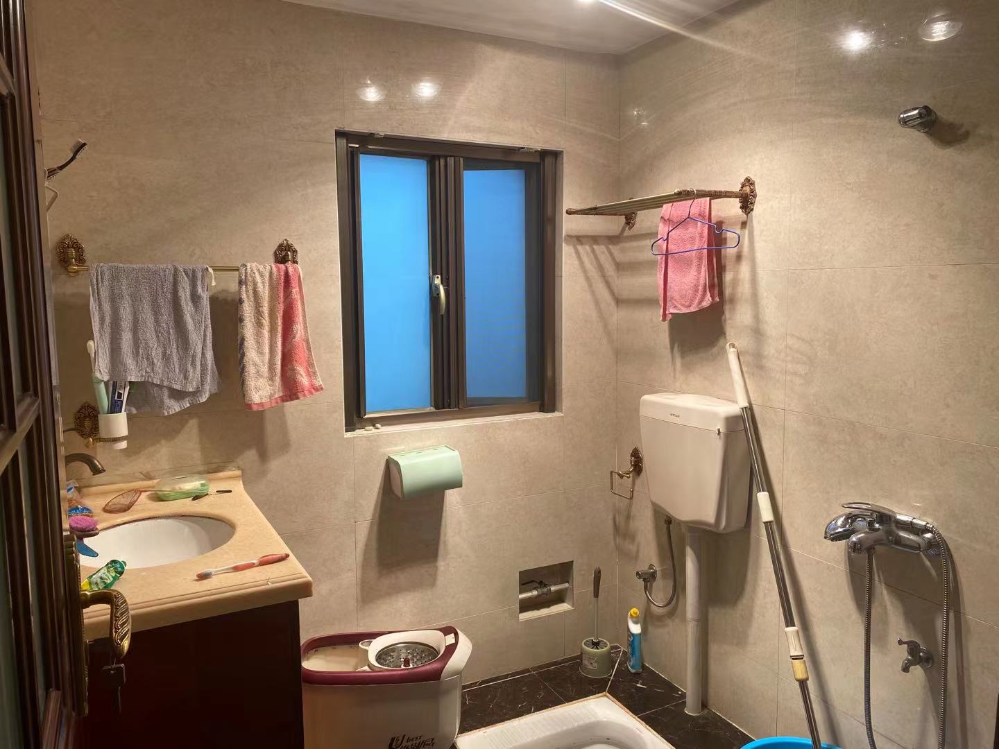 碧桂园 4室2厅3卫 6600.0元/月 碧桂园 4室2厅3卫 6600.0元/月室内图