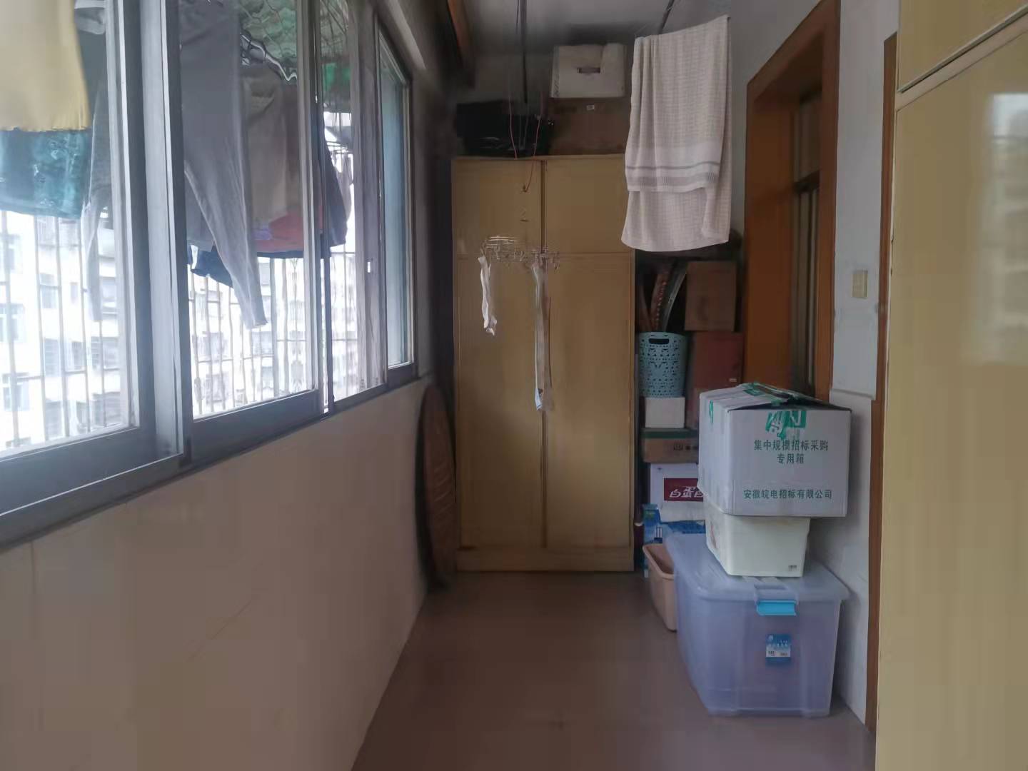 湘中园  3室2厅1卫    65.8万 湘中园  3室2厅1卫    65.8万阳台