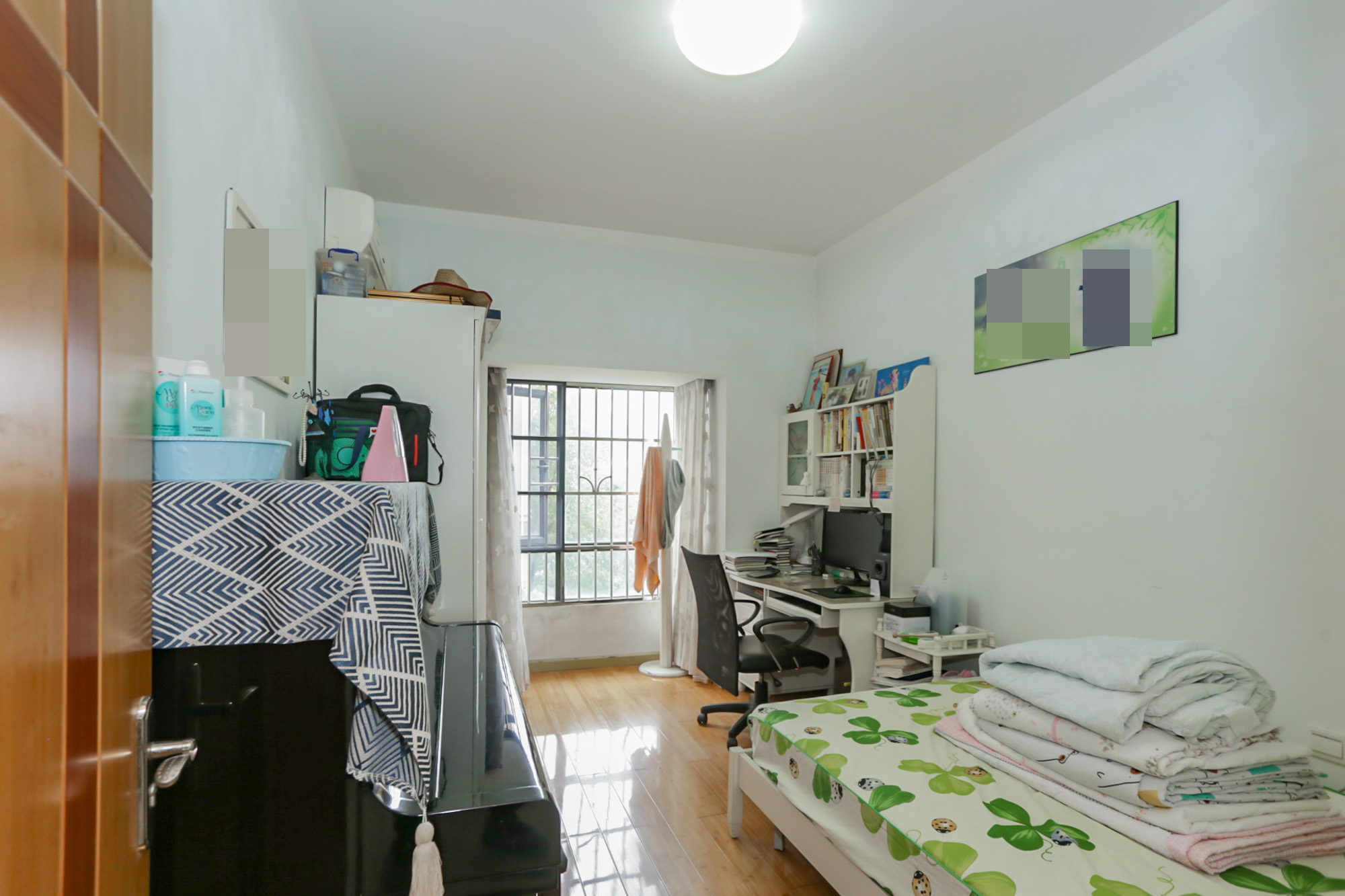 八方小区D区  3室2厅1卫    440.0万卧室