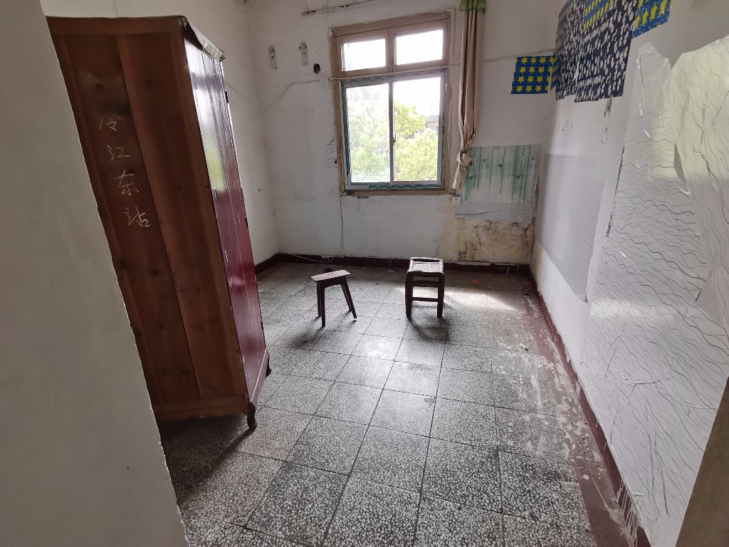 神塘冲 3室1厅1卫 600.0元/月 神塘冲 3室1厅1卫 600.0元/月室内图