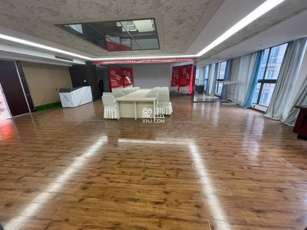 建鑫二期   275.42㎡     7000.00元/月室内图