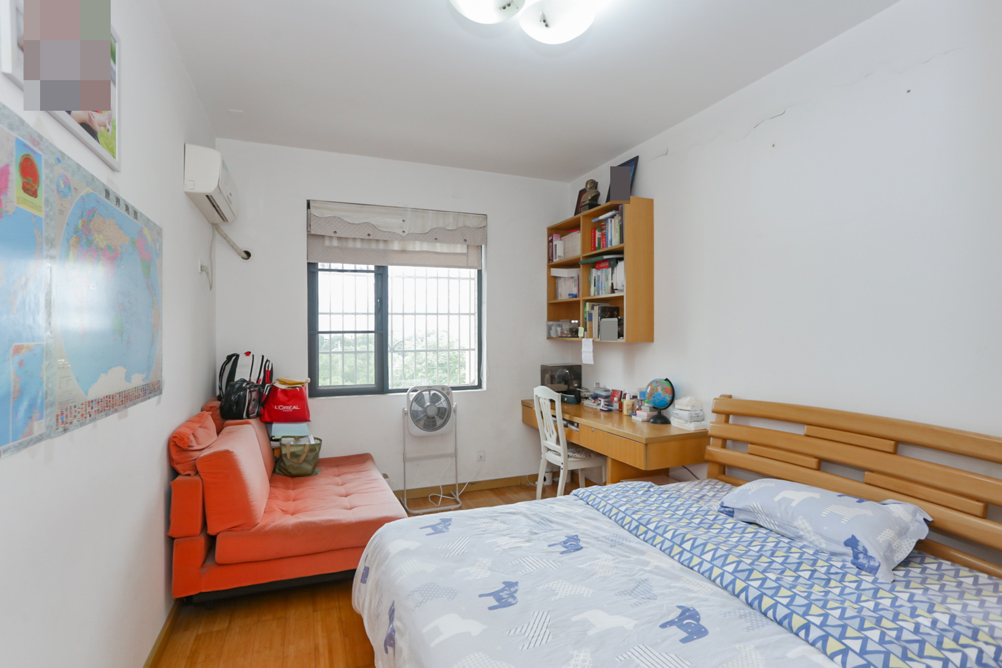 八方小区D区  3室2厅1卫    440.0万卧室