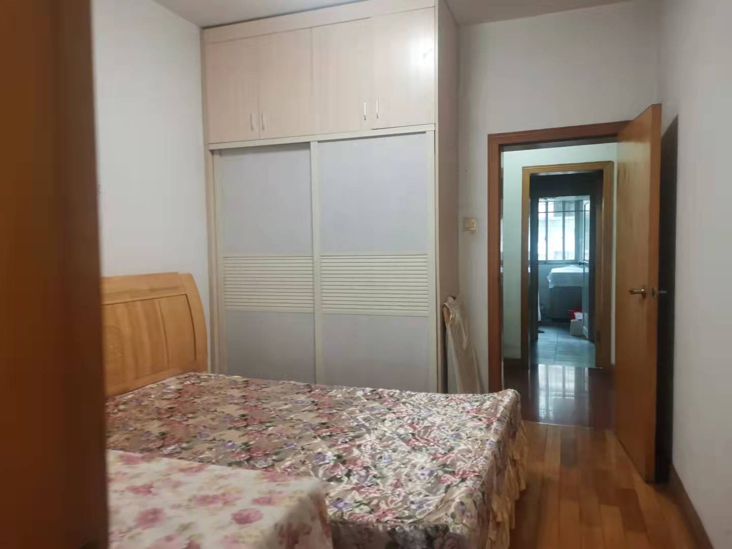 湘中园  3室2厅1卫    65.8万 湘中园  3室2厅1卫    65.8万卧室