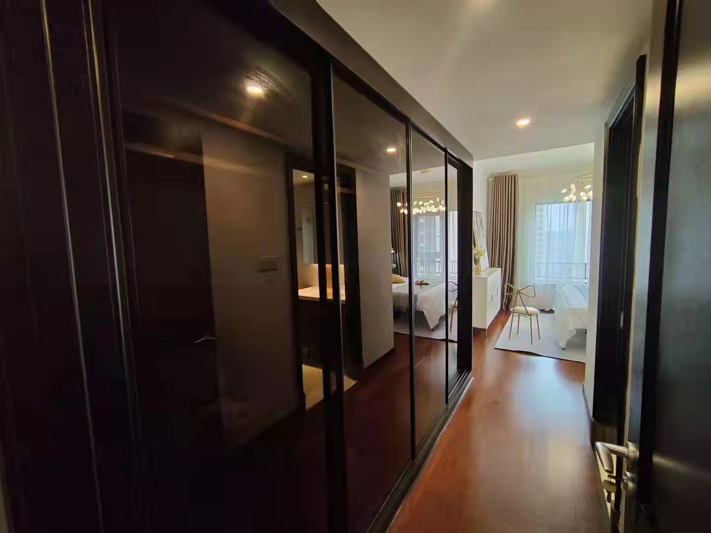 万科翡翠公园  3室2厅2卫    4500.0元/月 万科翡翠公园  3室2厅2卫    4500.0元/月室内图1