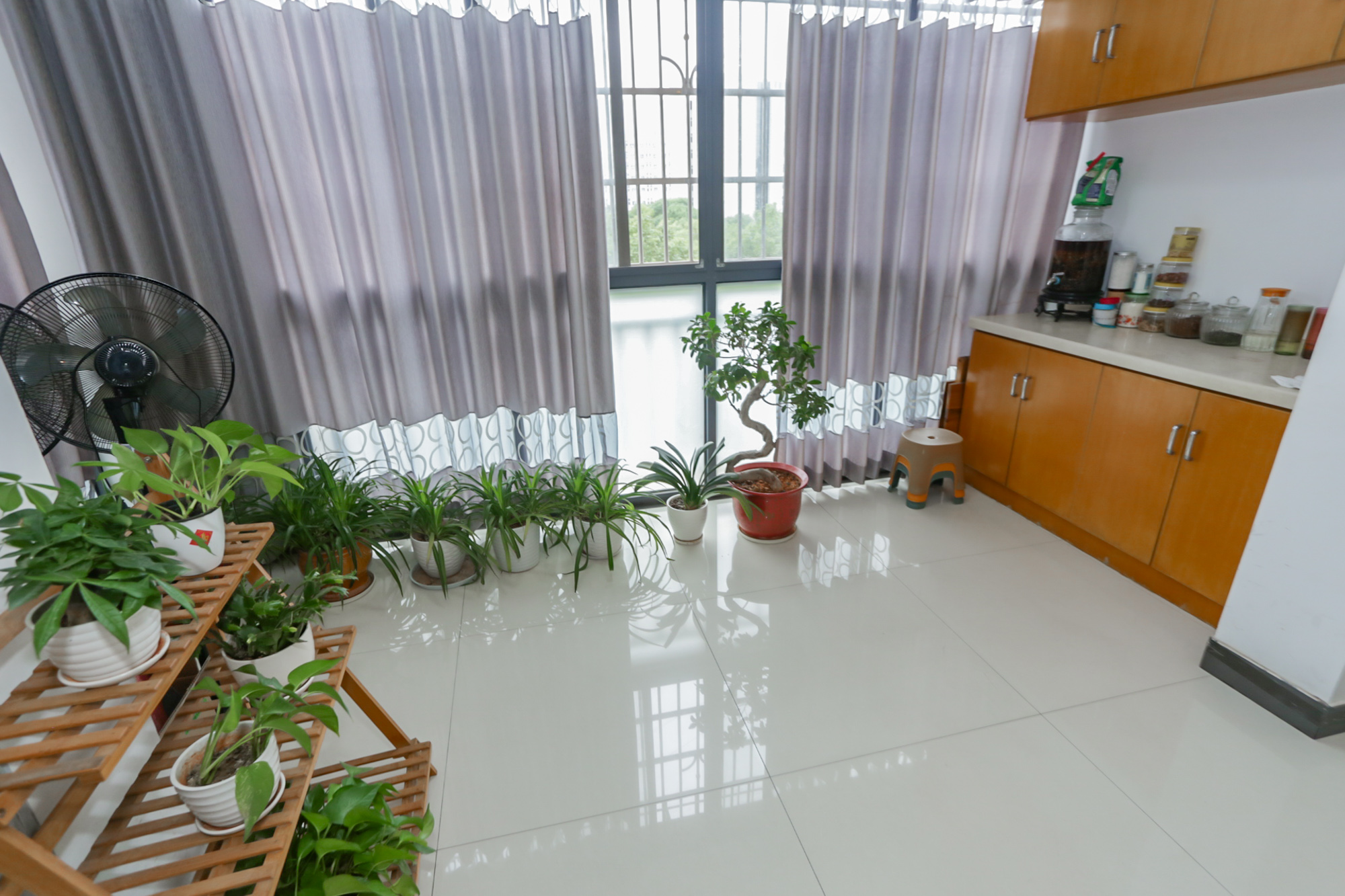 八方小区D区  3室2厅1卫    440.0万阳台