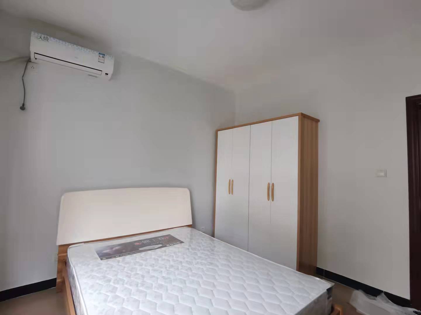 南湖锦苑 2室2厅1卫 2300.0元/月 南湖锦苑 2室2厅1卫 2300.0元/月室内图