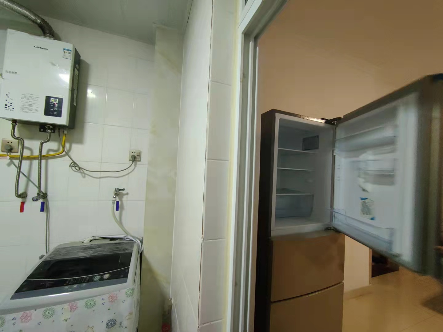 南湖春天  2室1厅1卫    2000.0元/月 南湖春天  2室1厅1卫    2000.0元/月