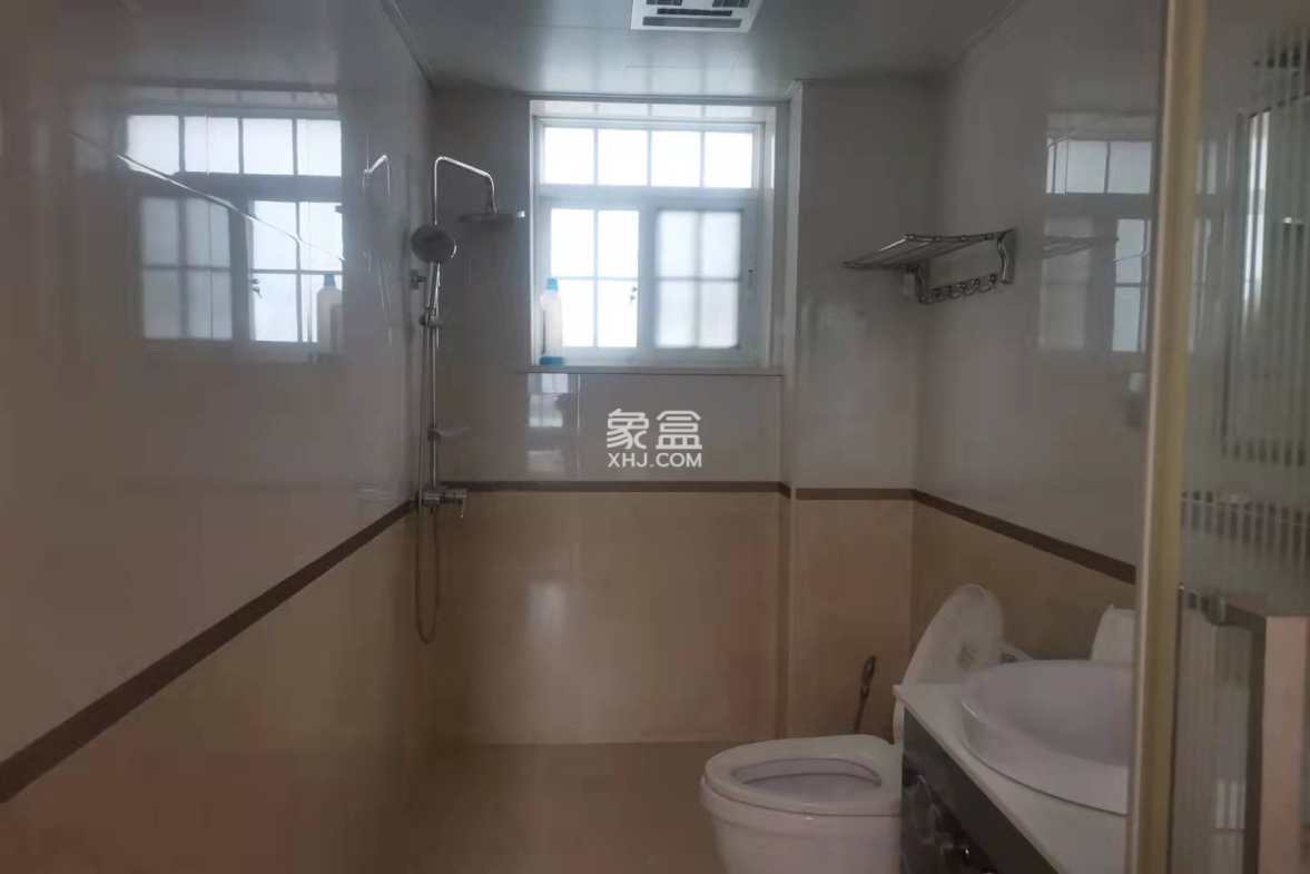 星达馨都 3室2厅2卫 73.8万 星达馨都 3室2厅2卫 73.8万卫生间