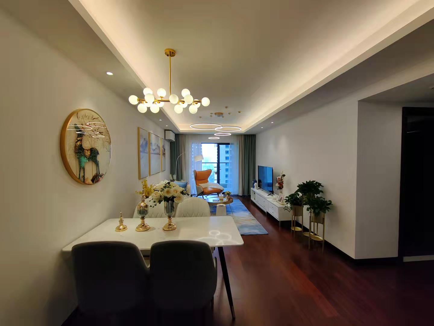 万科翡翠公园  3室2厅2卫    4500.0元/月 万科翡翠公园  3室2厅2卫    4500.0元/月室内图