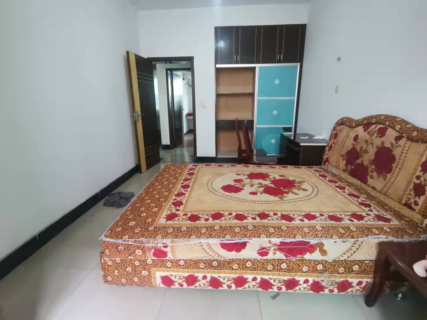 楠湖山庄 3室2厅1卫 1500.00元/月 楠湖山庄 3室2厅1卫 1500.00元/月室内图