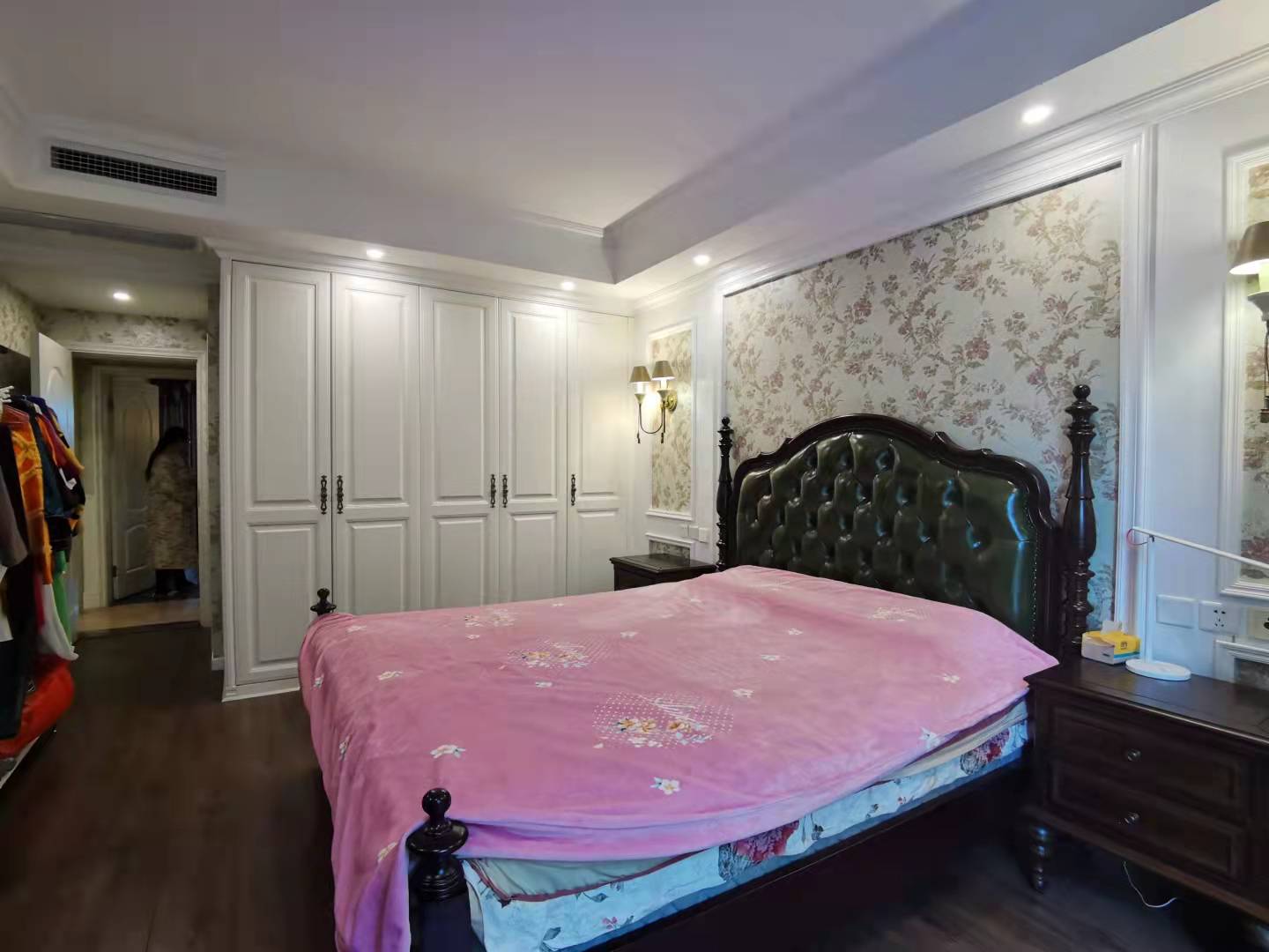 南湖国际2期  3室2厅2卫    300.0万卧室