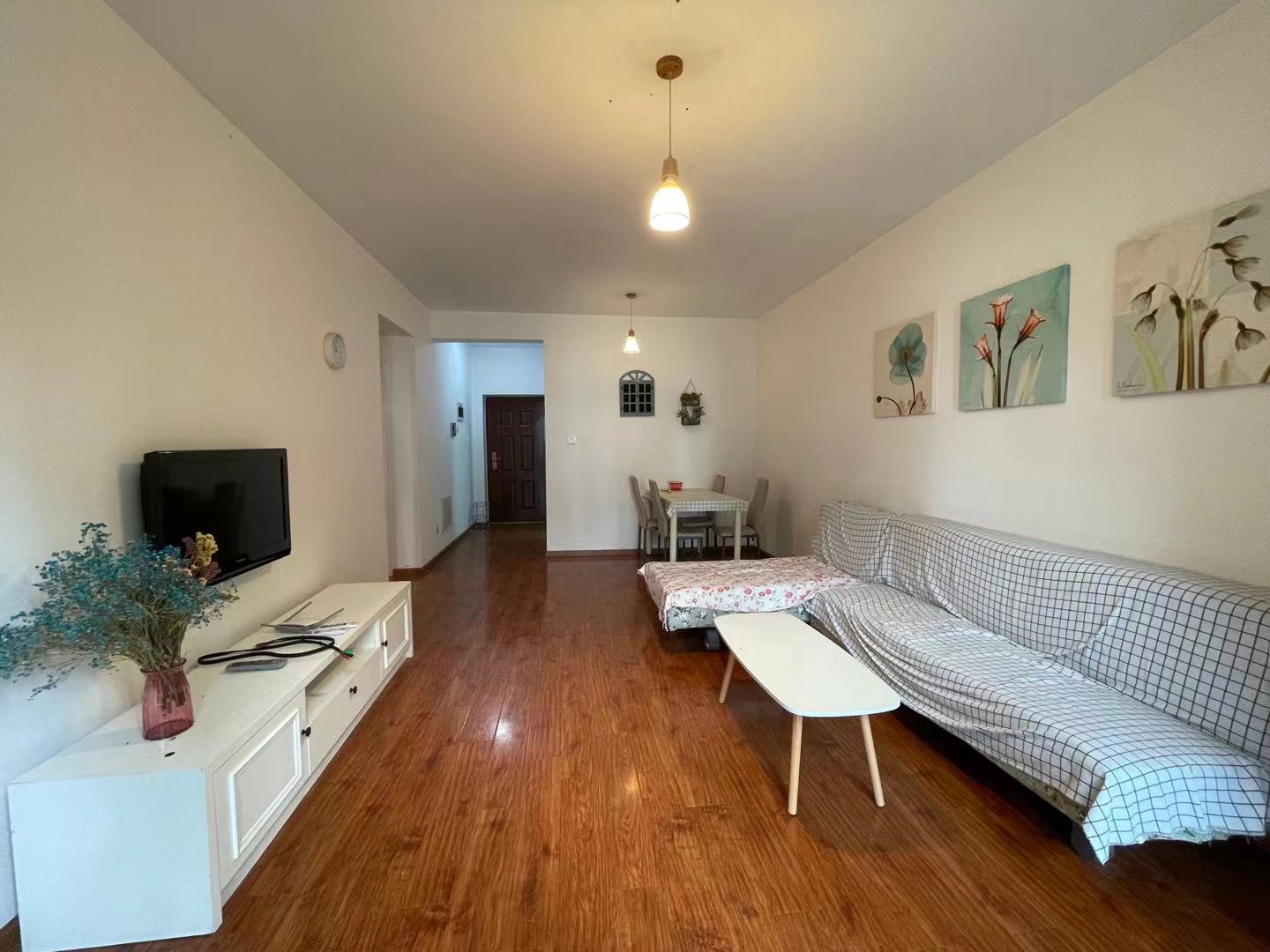 南湖国际1期 2室2厅1卫 2300.0元/月 南湖国际1期 2室2厅1卫 2300.0元/月室内图