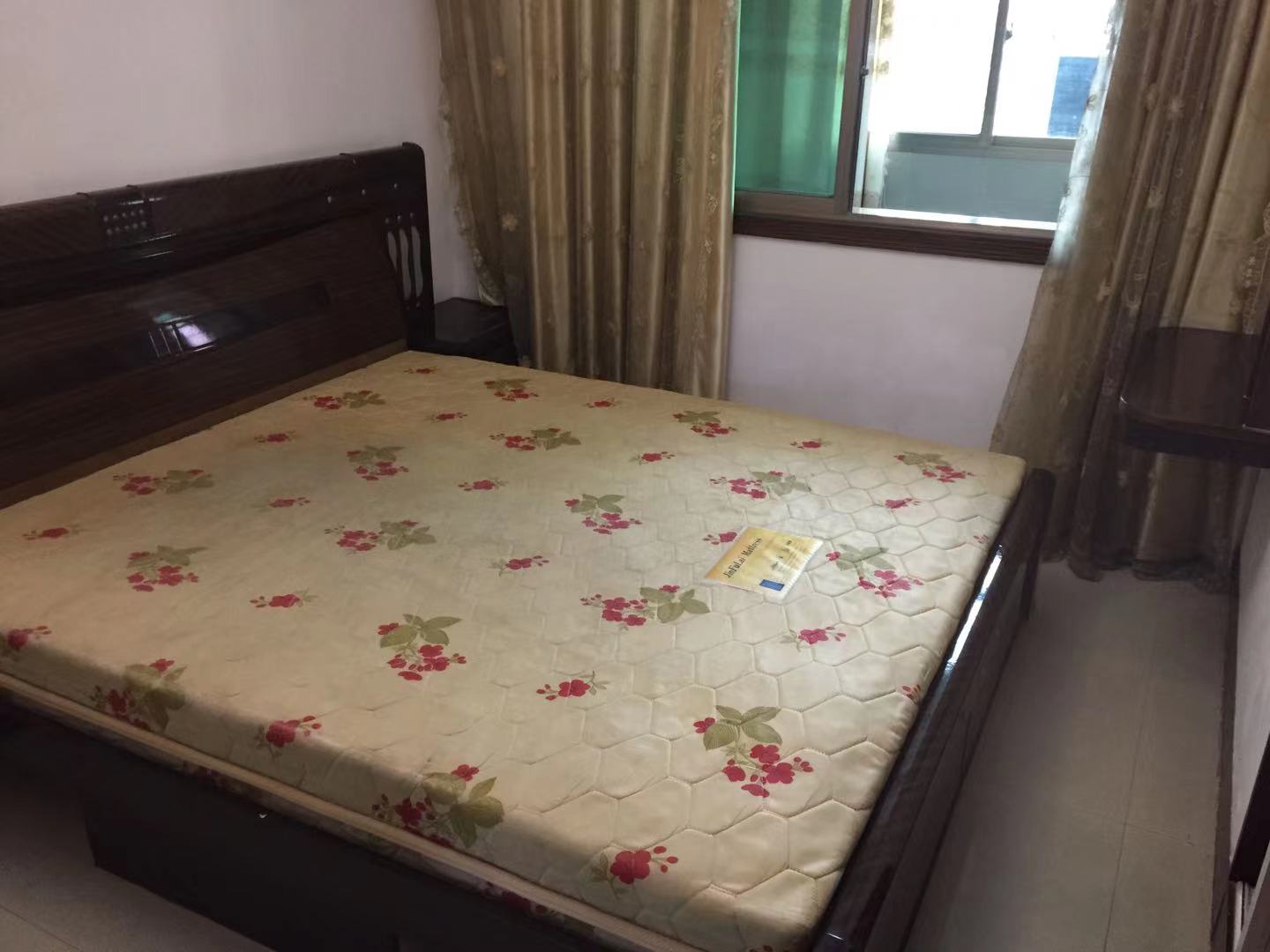 联合花苑 3室2厅2卫 1500.0元/月 联合花苑 3室2厅2卫 1500.0元/月室内图