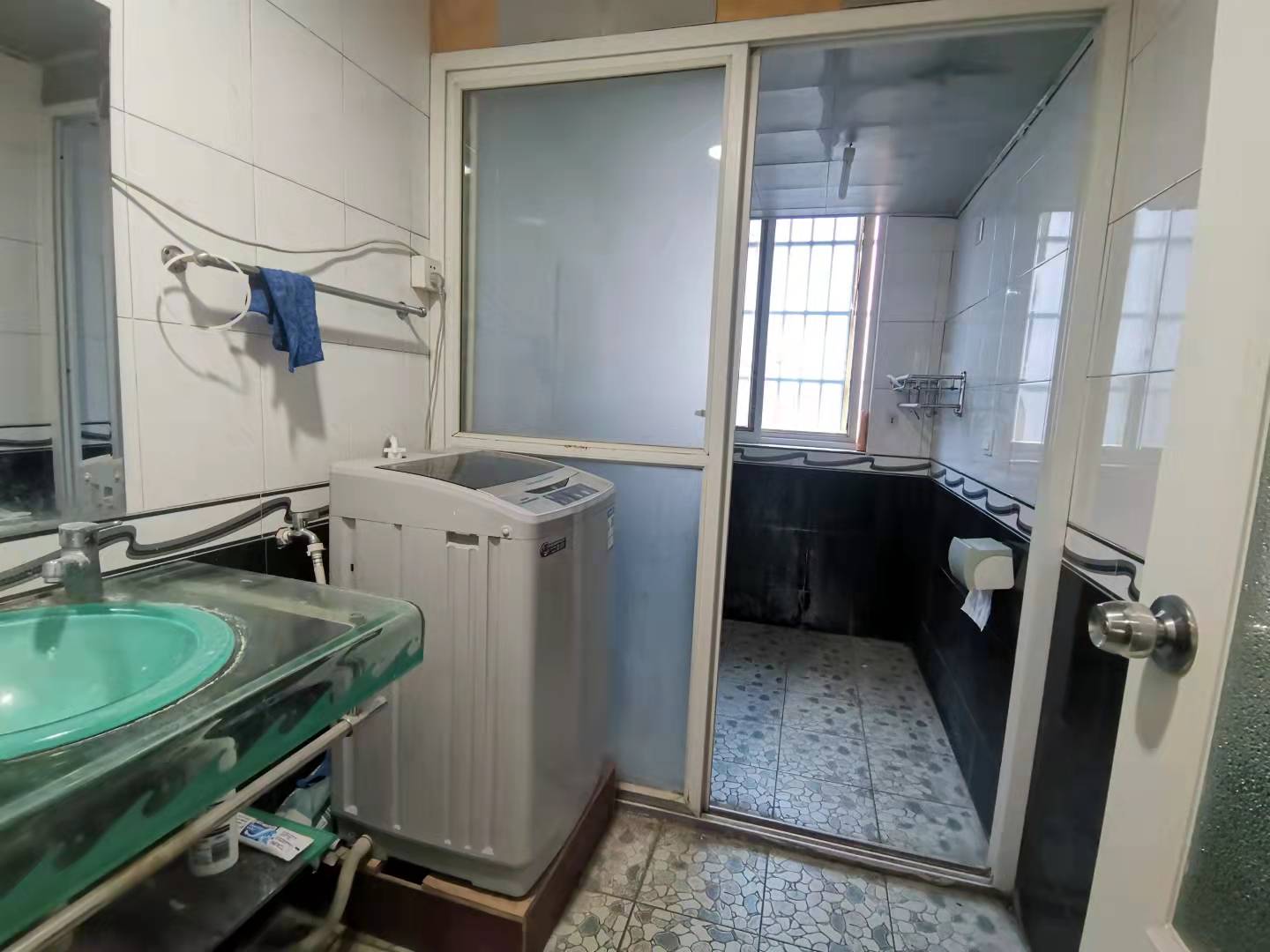 楠湖山庄 3室2厅1卫 1500.00元/月 楠湖山庄 3室2厅1卫 1500.00元/月室内图