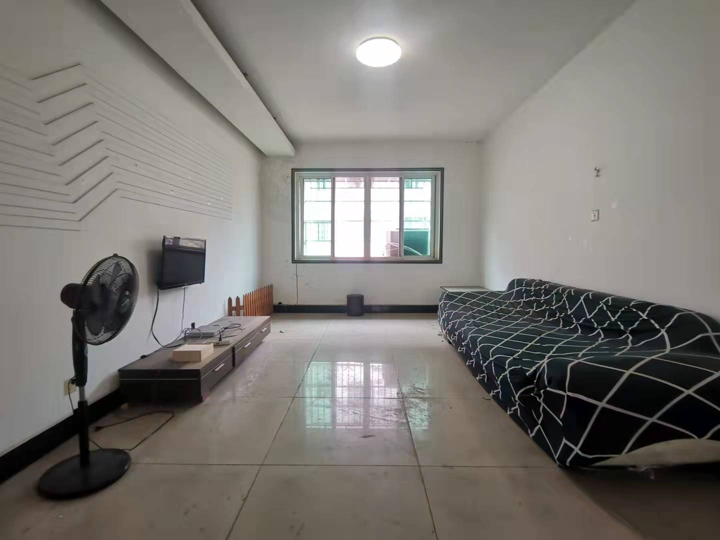 楠湖山庄 3室2厅1卫 1500.00元/月 楠湖山庄 3室2厅1卫 1500.00元/月室内图