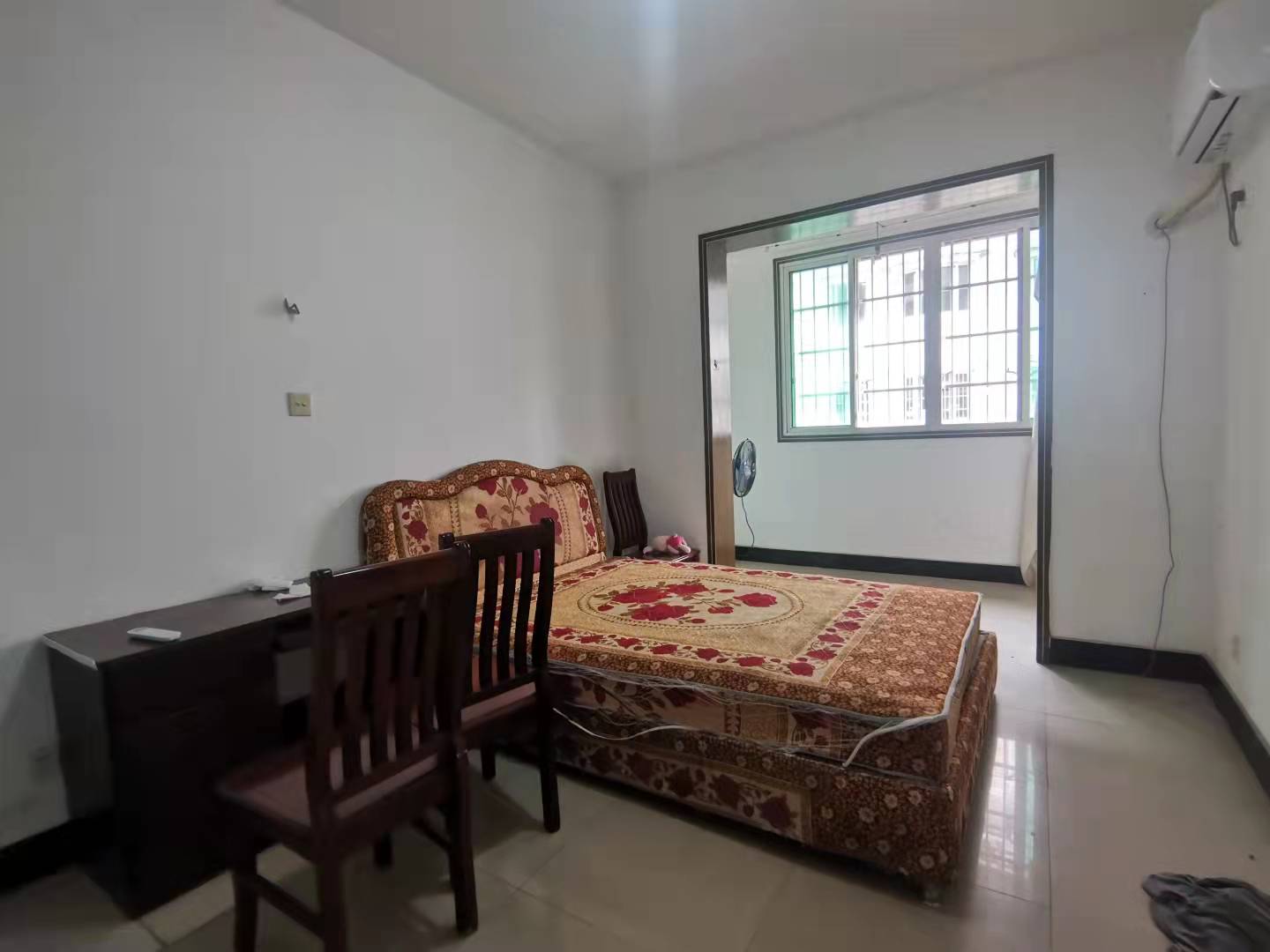 楠湖山庄 3室2厅1卫 1500.00元/月 楠湖山庄 3室2厅1卫 1500.00元/月室内图