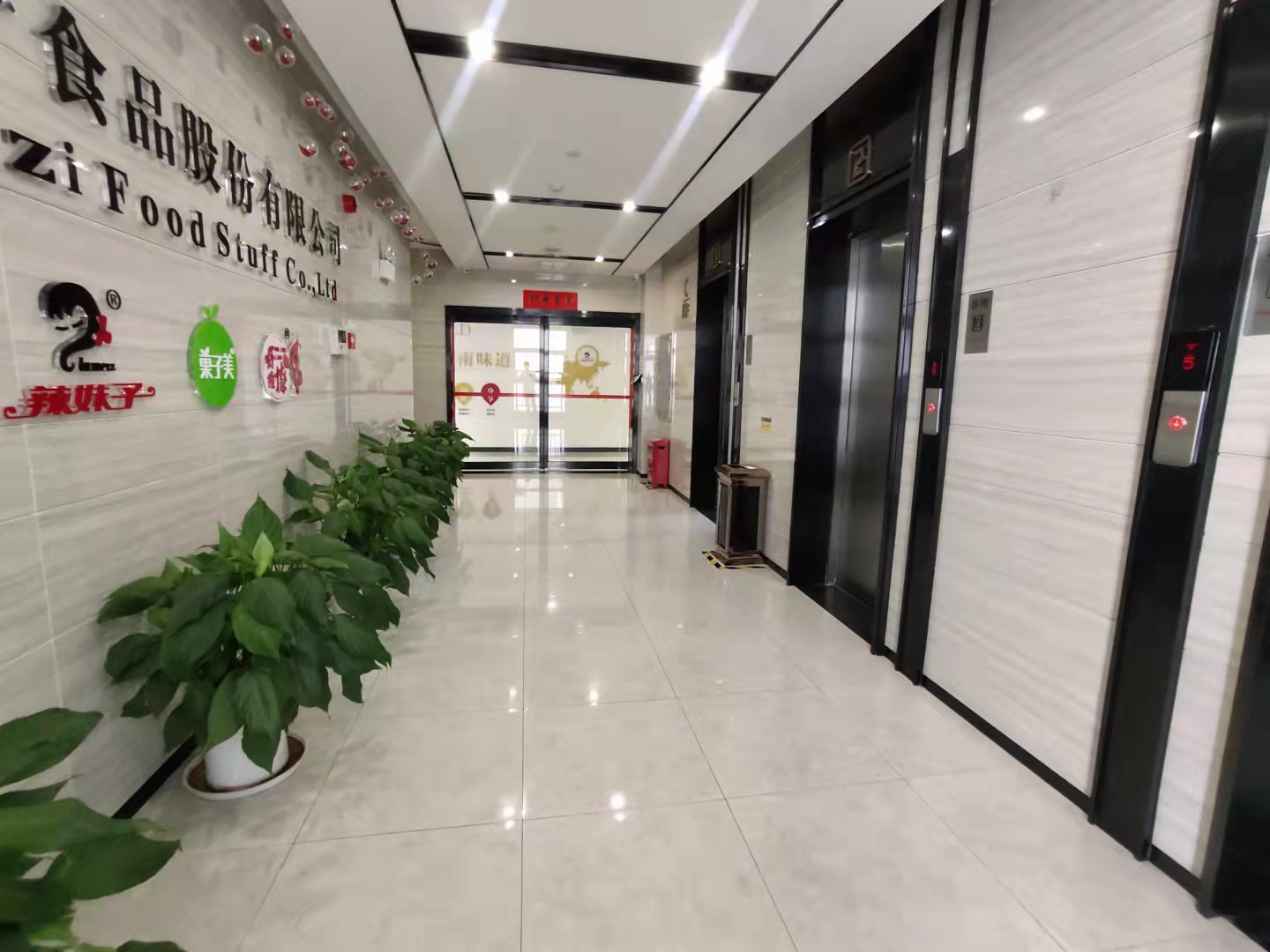 恒晟大廈  1室1廳1衛(wèi)    113000.0元/月室內(nèi)圖