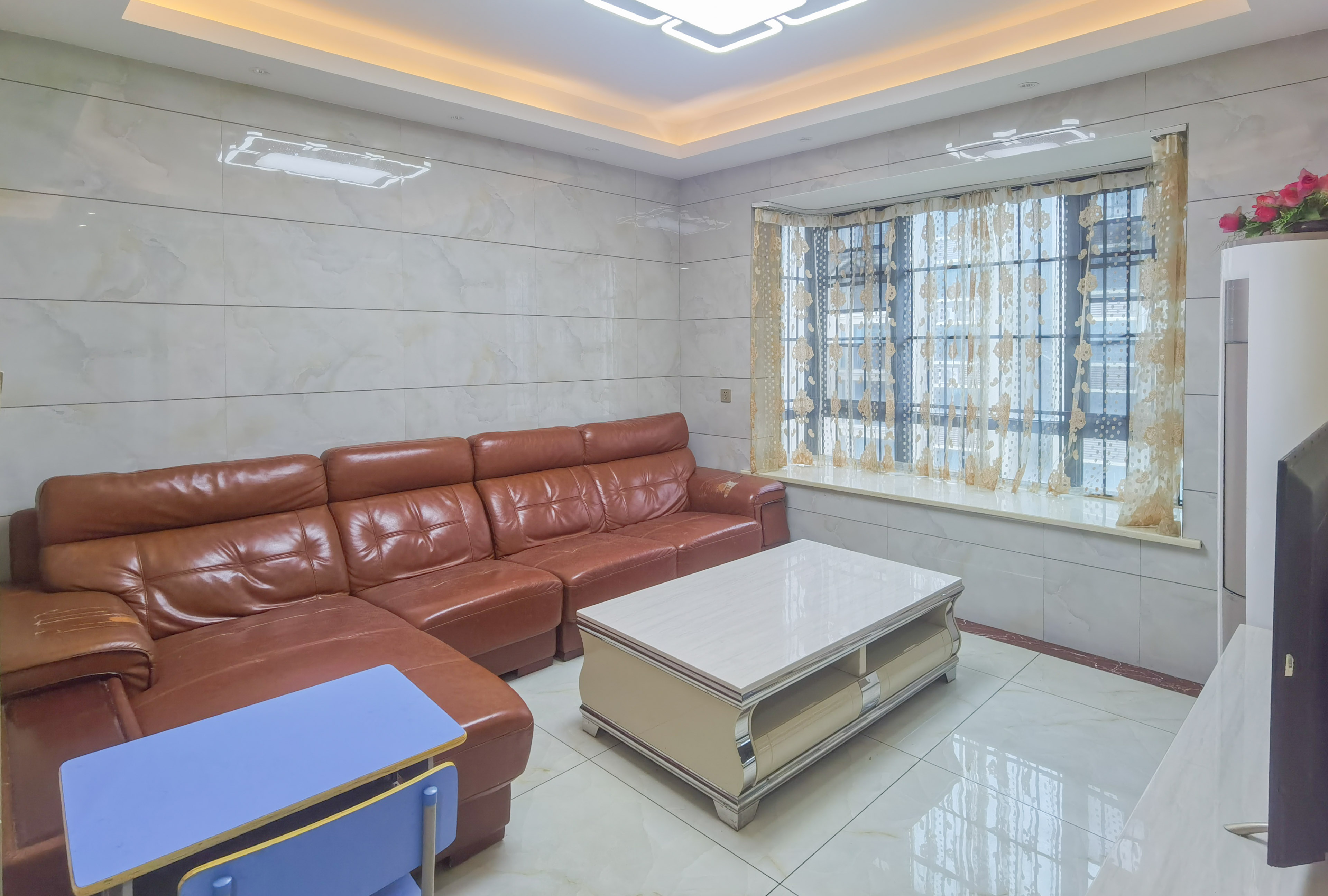 龙腾国际 3室2厅1卫 59.8万 龙腾国际 3室2厅1卫 59.8万客厅