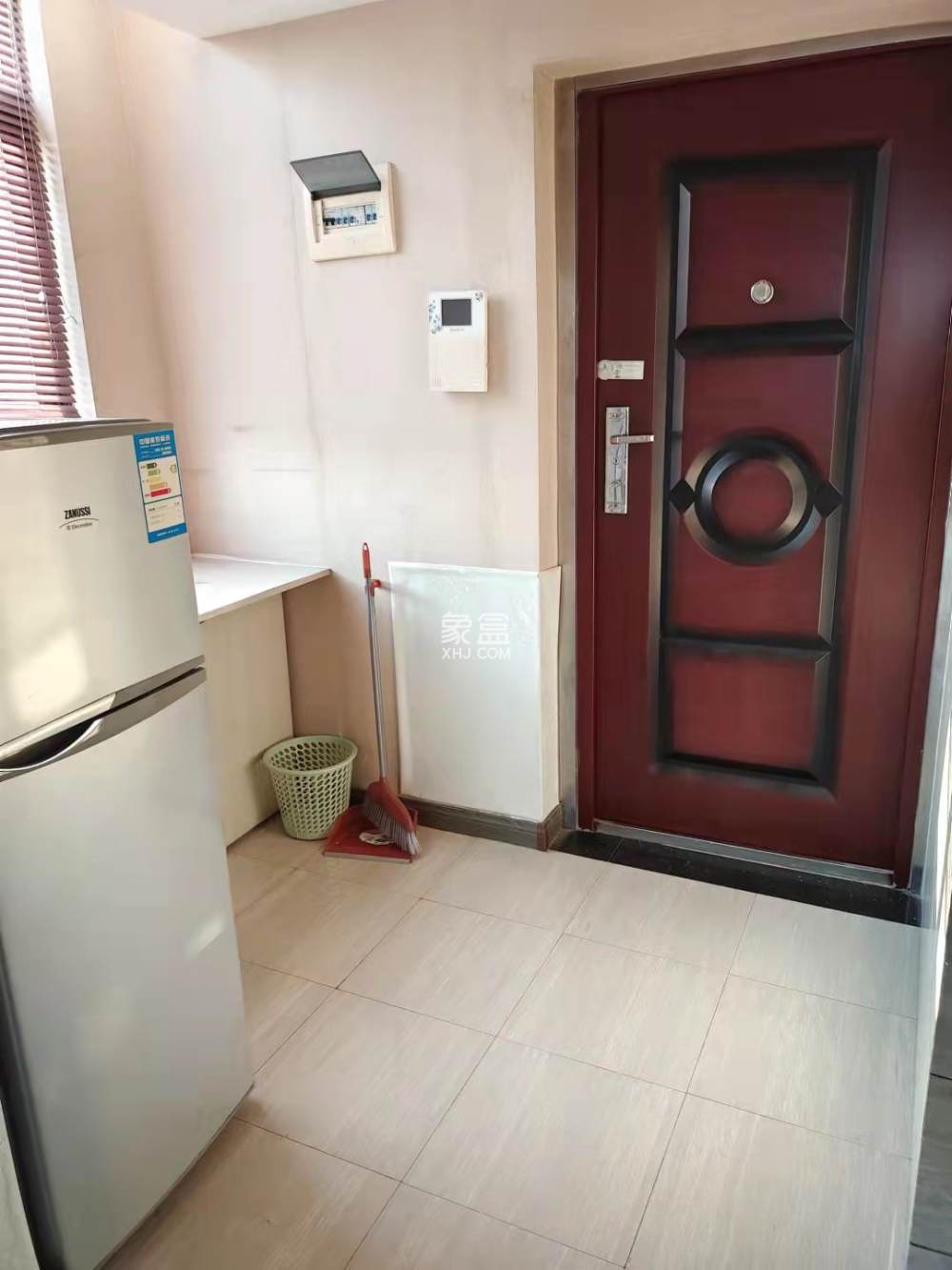 天伦城金三角  1室1厅1卫    1500.0元/月