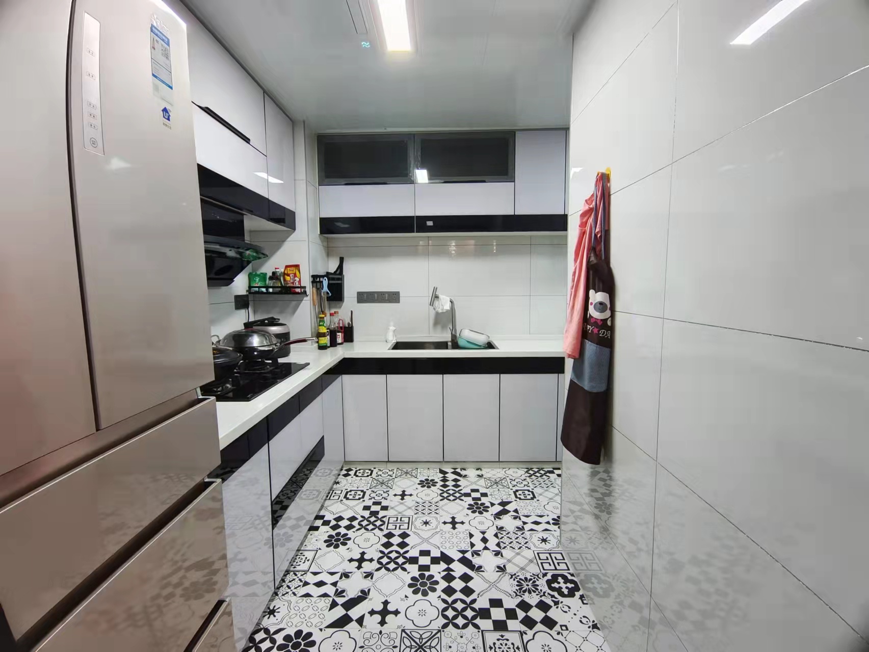 翡翠公园(北大资源)  3室2厅2卫    73.0万 翡翠公园(北大资源)  3室2厅2卫    73.0万客厅