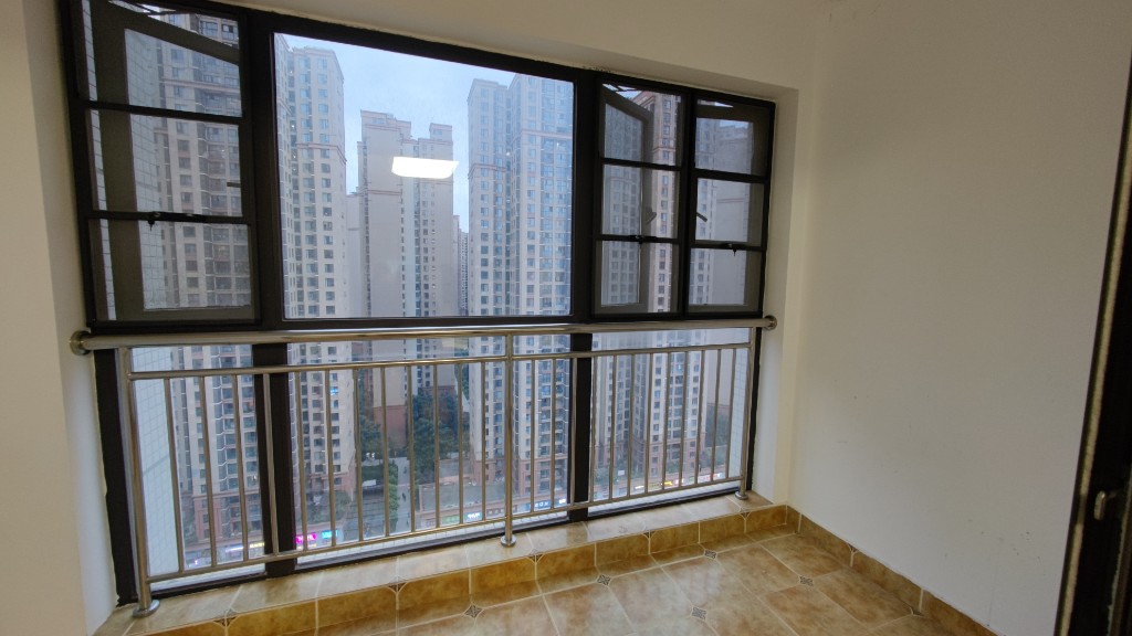 远大中央公园一期  2室1厅1卫    2200.0元/月 远大中央公园一期  2室1厅1卫    2200.0元/月室内图