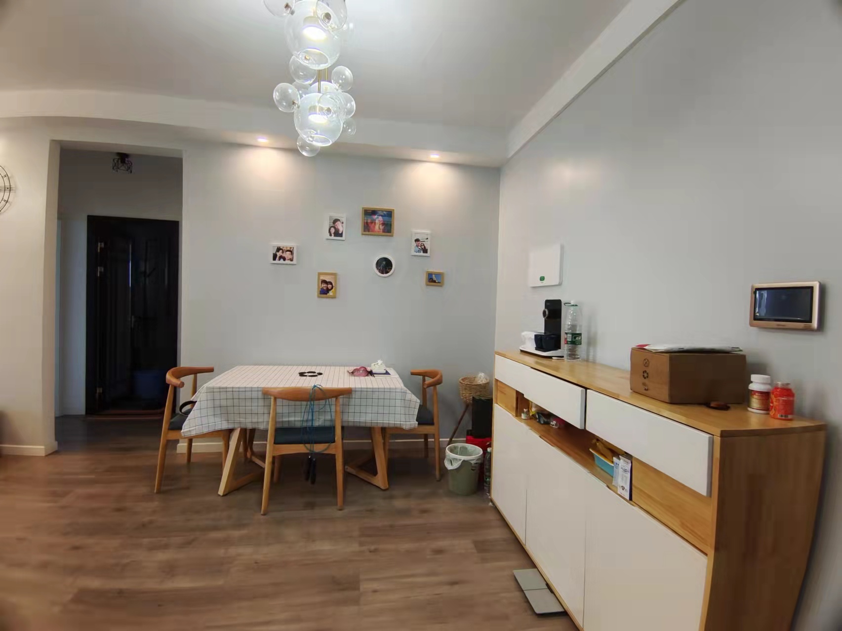 翡翠公园(北大资源)  3室2厅2卫    73.0万 翡翠公园(北大资源)  3室2厅2卫    73.0万客厅