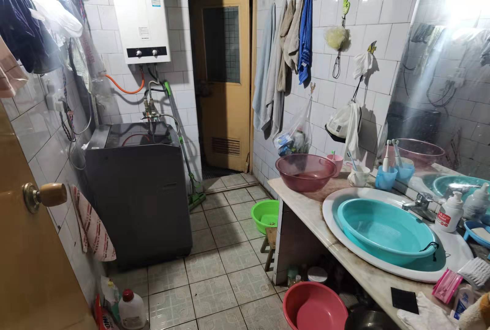 行署十单位家属房  3室1厅1卫   49.80万卫生间
