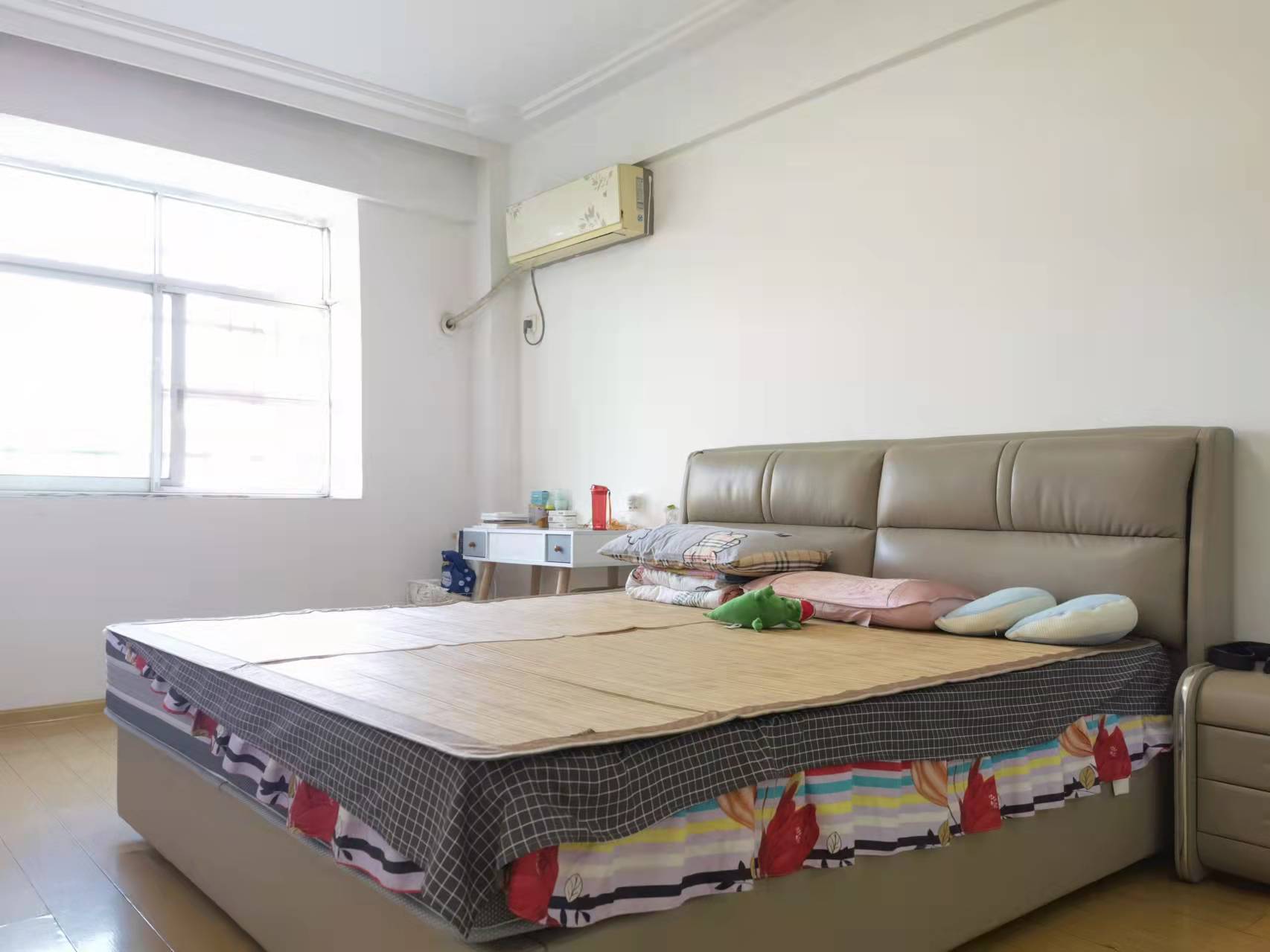 辉煌广场  3室2厅2卫    55.0万 辉煌广场  3室2厅2卫    55.0万户型图