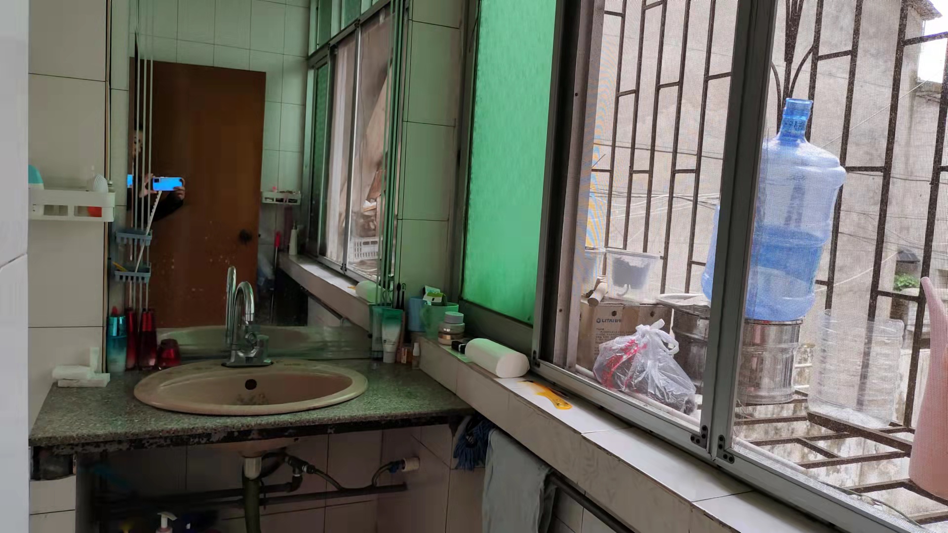 桃师附小宿舍 3室2厅2卫 59.8万 桃师附小宿舍 3室2厅2卫 59.8万阳台