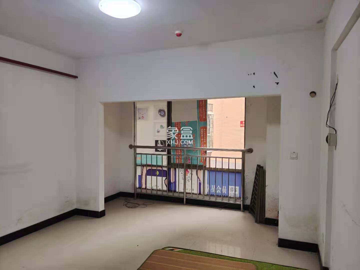 香格里拉 1室1厅1卫 800.0元/月 香格里拉 1室1厅1卫 800.0元/月室内图