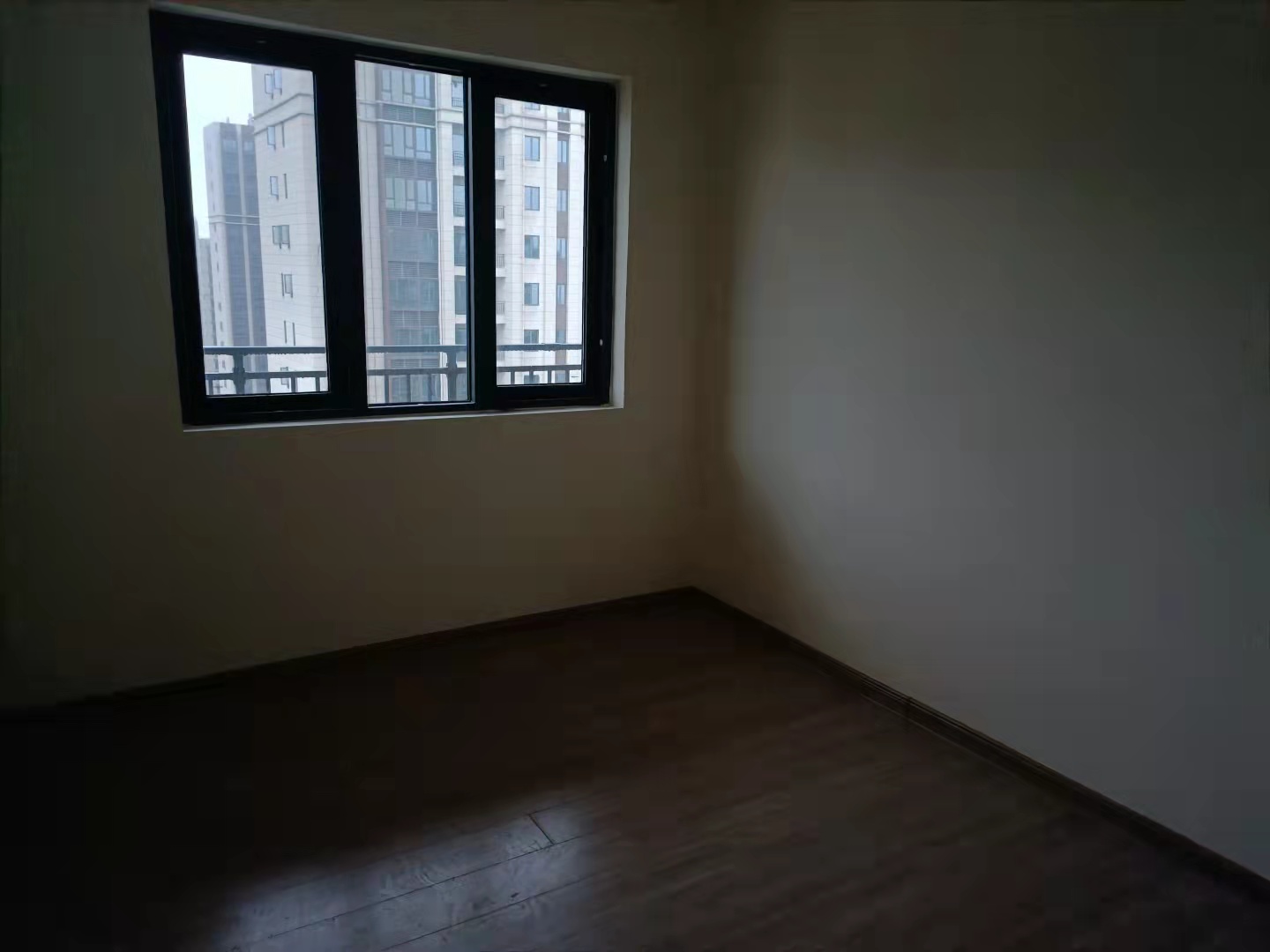 碧桂园梓山府  3室2厅2卫    2300.0元/月 碧桂园梓山府  3室2厅2卫    2300.0元/月室内图