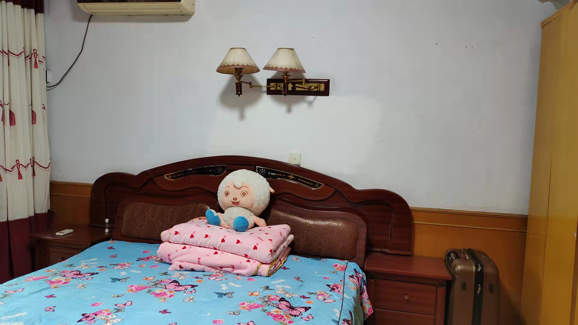 桃师附小宿舍 3室2厅2卫 59.8万 桃师附小宿舍 3室2厅2卫 59.8万卧室